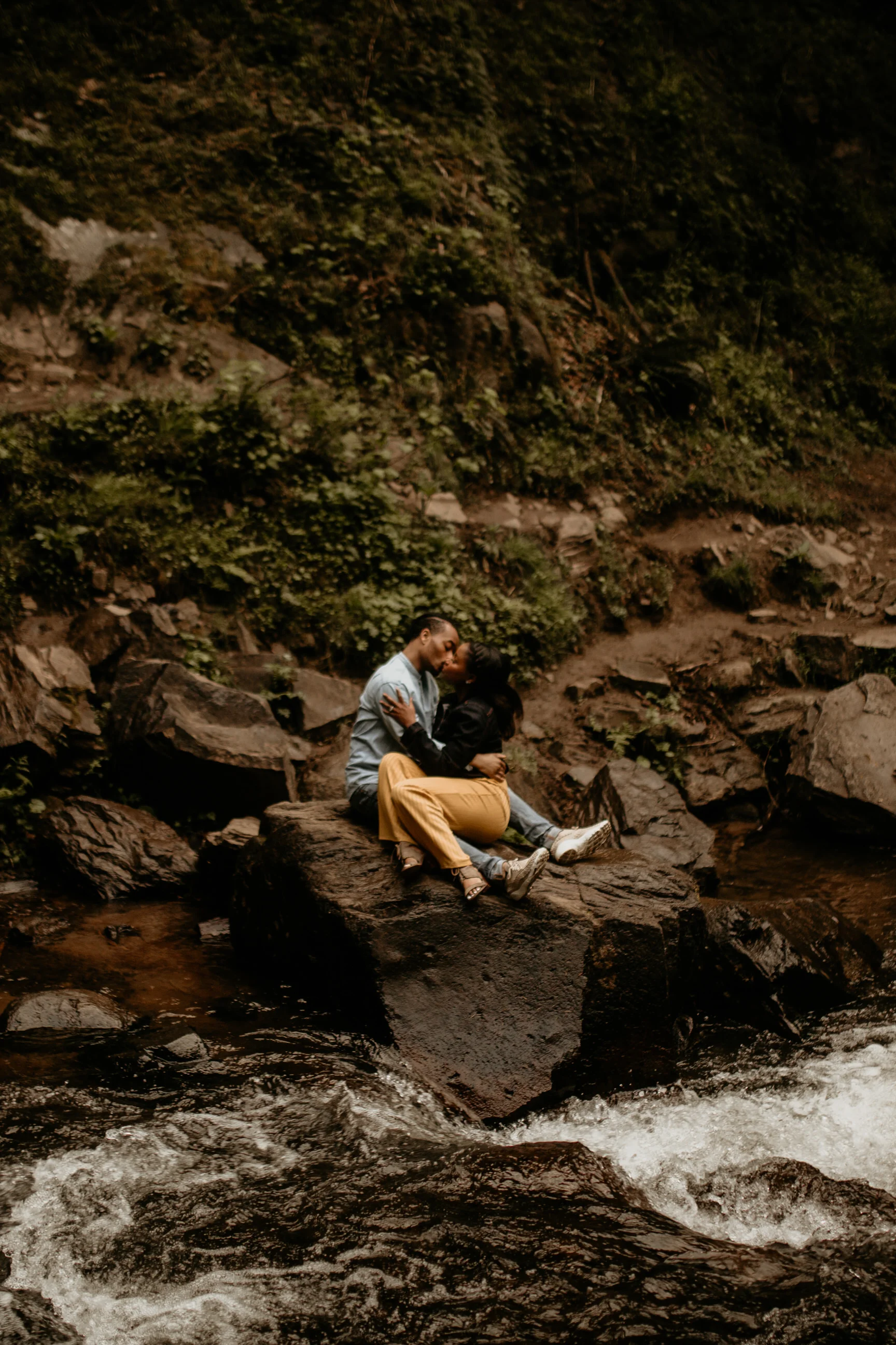 Latourell falls engagement photos - Columbia river gorge engagement photos - latourell falls - Portland engagement photos -Portland elopement photographer - pnw elopement photographer -Oregon elopement photographer - Seattle wedding photographer - P…