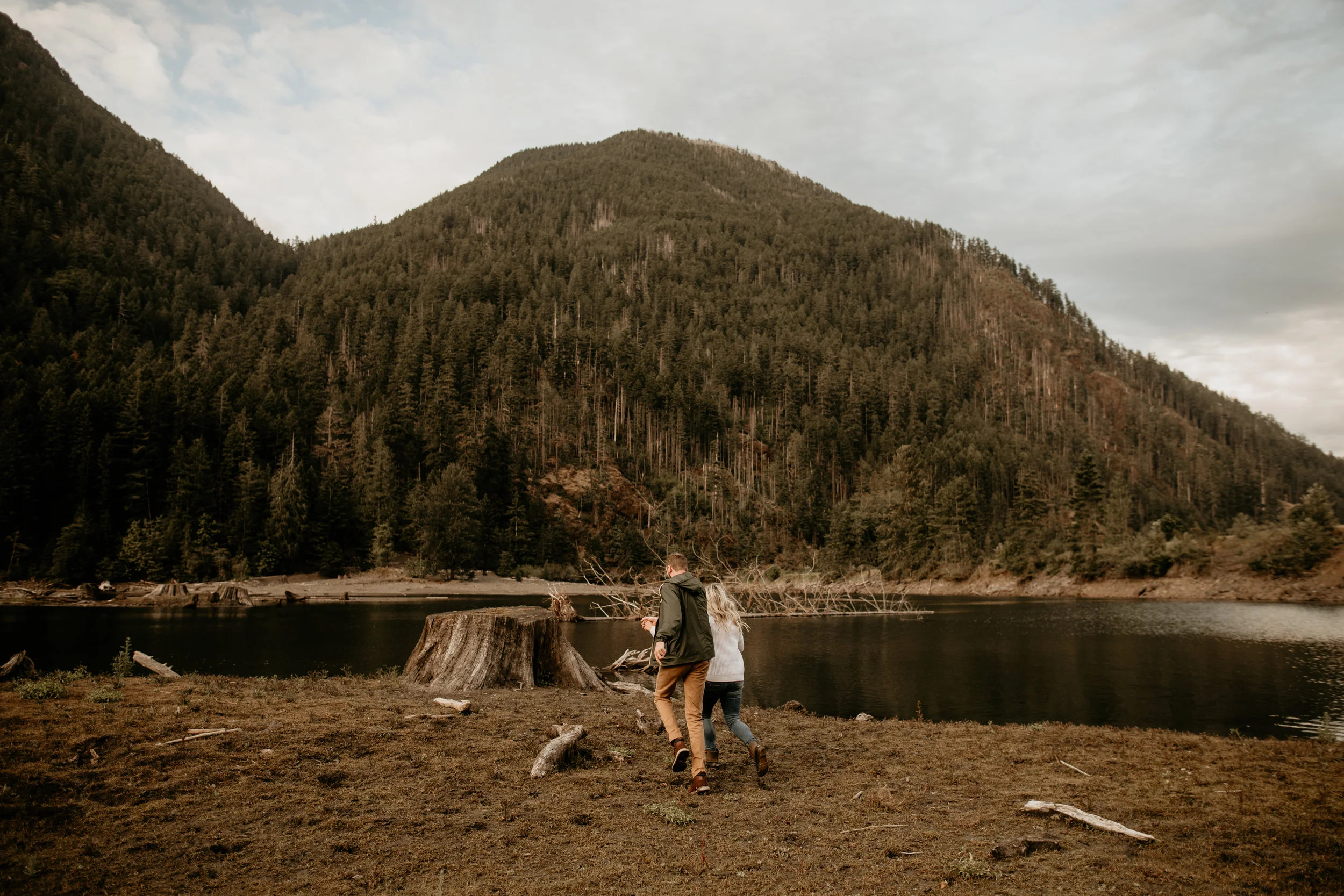 Lake Cushman engagement photography - lake cushman hoodsport engagement - lake cushion engagement photography - engagement wedding photography - lake cushman elopement - hood sport Washington - hire wedding photographers in seattle - adventure weddi…