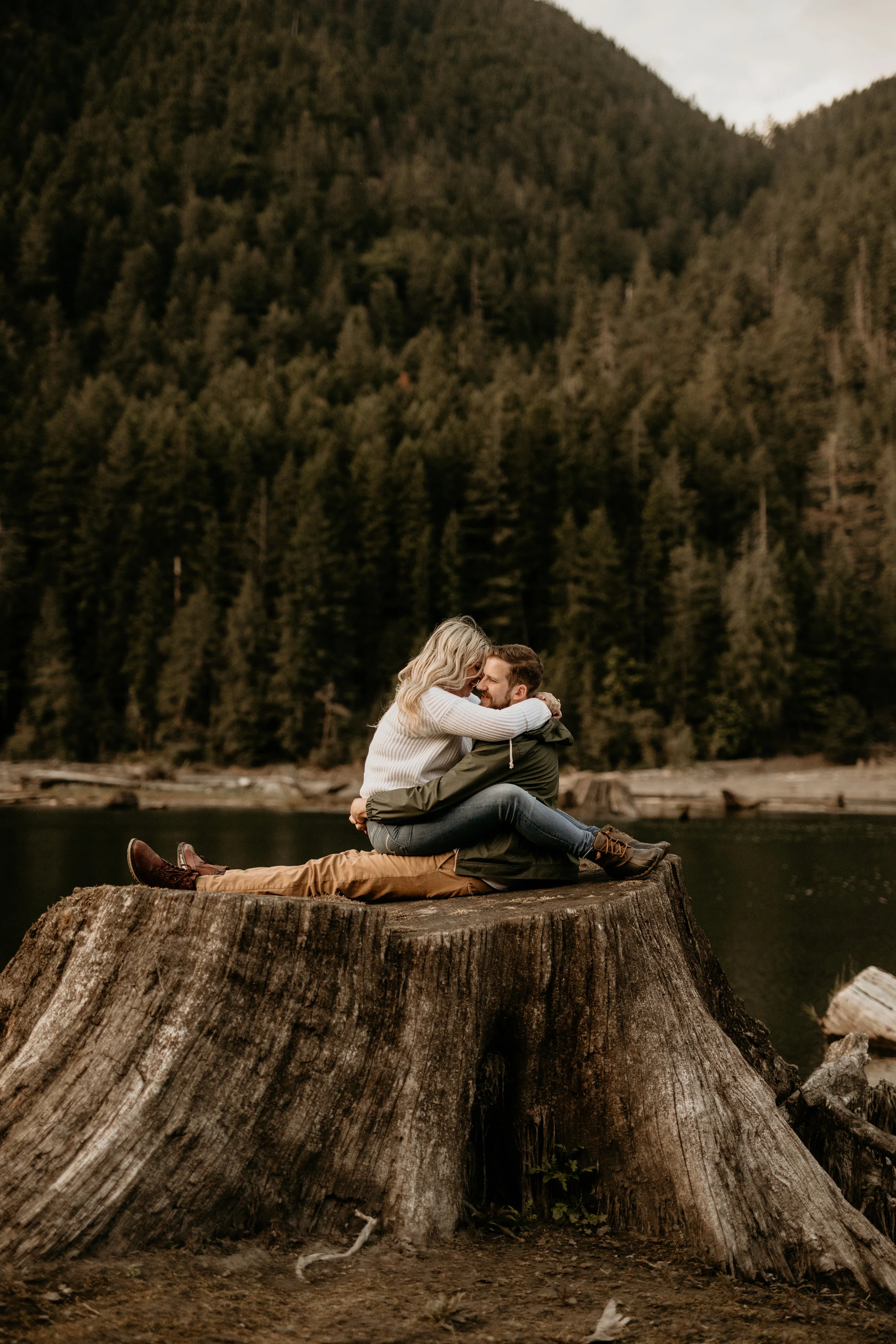 Lake Cushman engagement photography - lake cushman hoodsport engagement - lake cushion engagement photography - engagement wedding photography - lake cushman elopement - hood sport Washington - hire wedding photographers in seattle - adventure weddi…