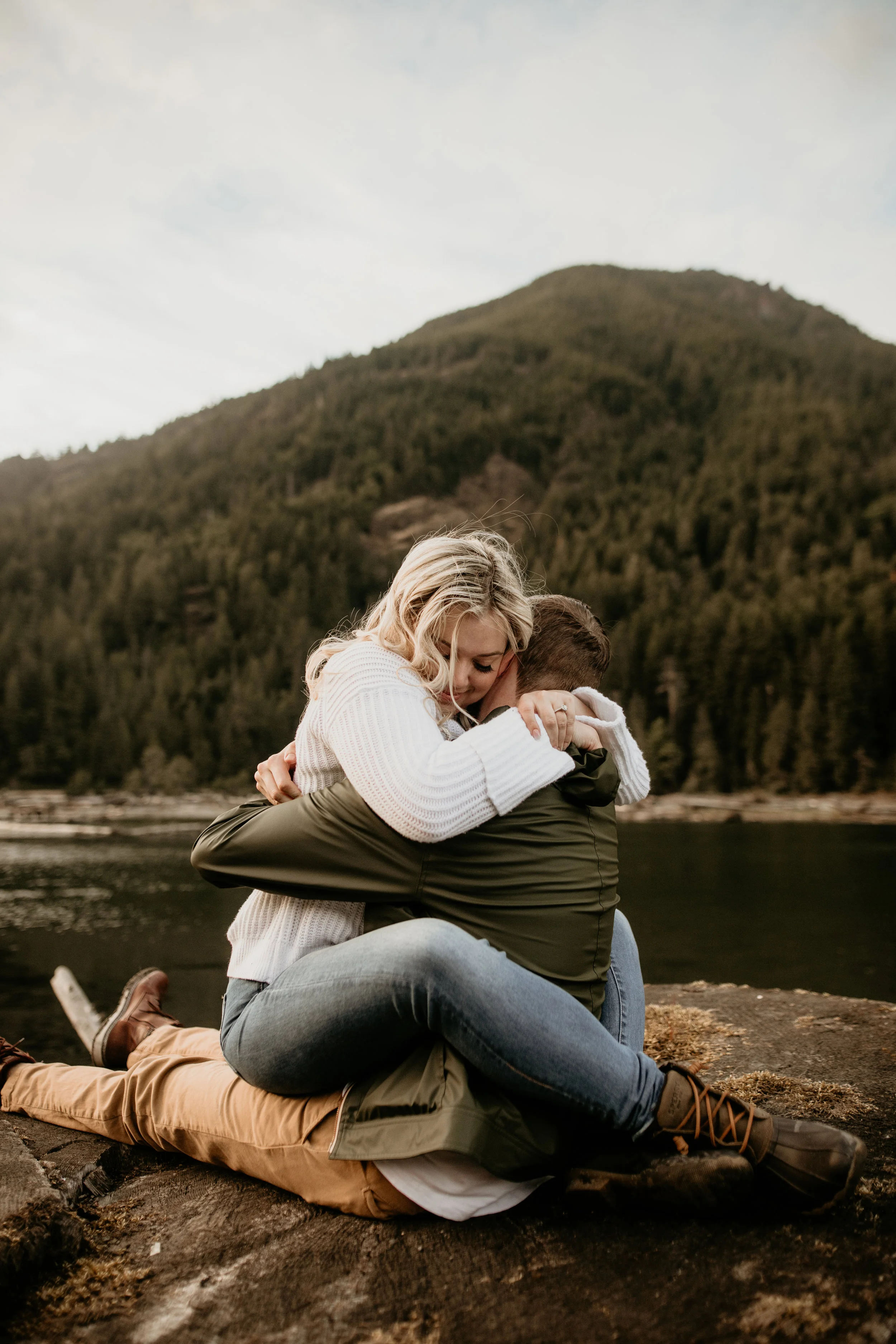Lake Cushman engagement photography - lake cushman hoodsport engagement - lake cushion engagement photography - engagement wedding photography - lake cushman elopement - hood sport Washington - hire wedding photographers in seattle - adventure weddi…