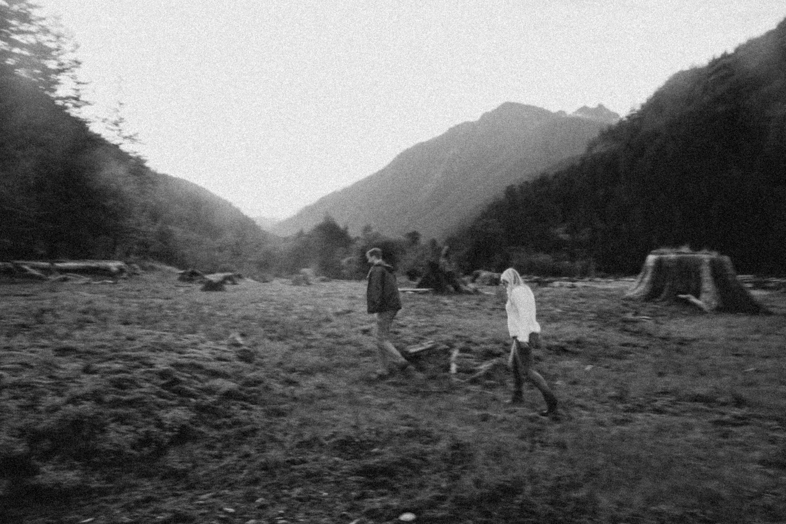 Lake Cushman engagement photography - lake cushman hoodsport engagement - lake cushion engagement photography - engagement wedding photography - lake cushman elopement - hood sport Washington - hire wedding photographers in seattle - adventure weddi…