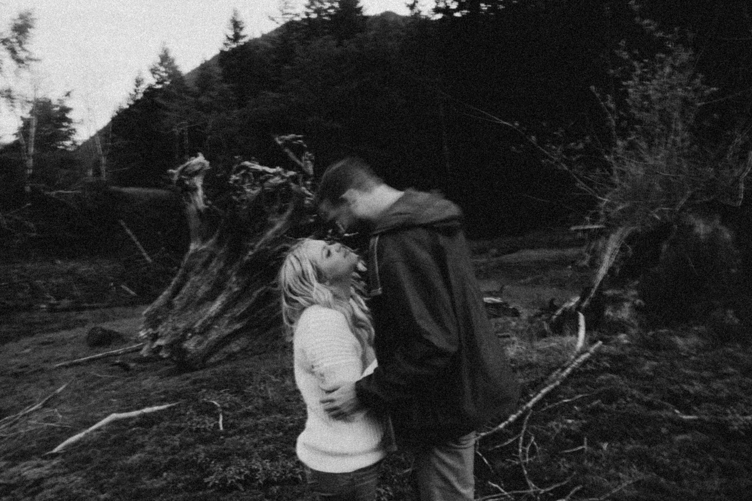 Lake Cushman engagement photography - lake cushman hoodsport engagement - lake cushion engagement photography - engagement wedding photography - lake cushman elopement - hood sport Washington - hire wedding photographers in seattle - adventure weddi…