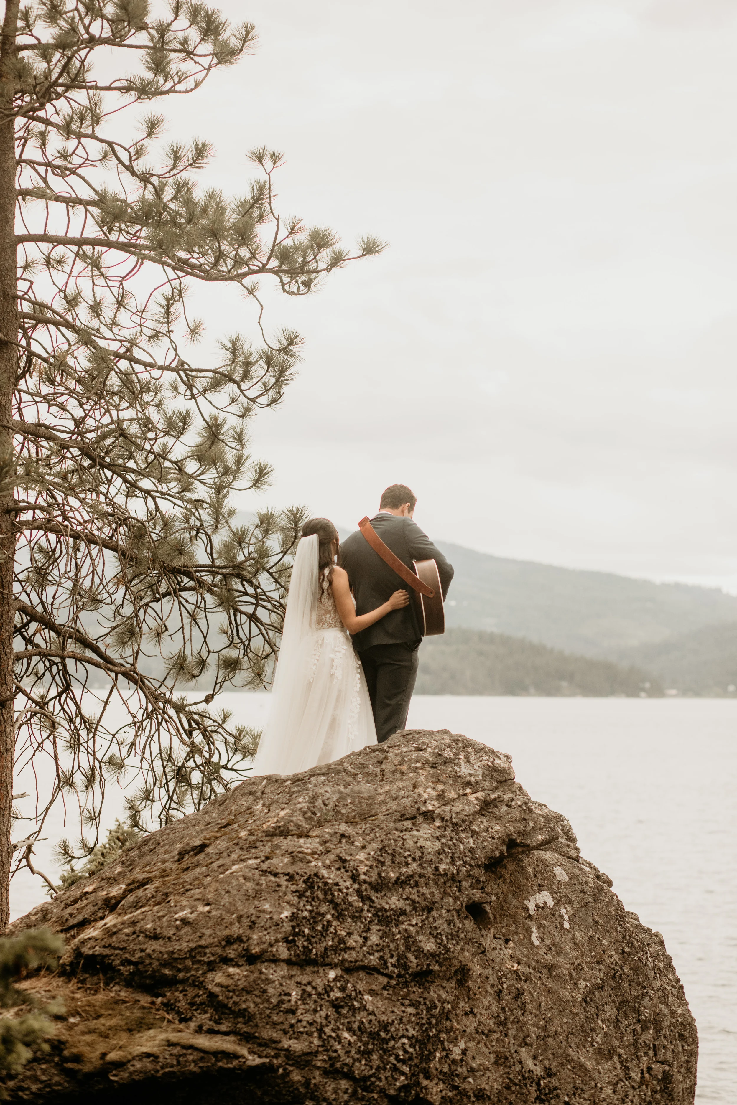Hotel Blackwell - coeur’d'alene elopement - coeur’d'alene wedding photographer - coeur’d'alene wedding photos - coeur’d'alene Tubbs hill hike - coeur’d'alene Tubbs hill wedding - coeur’d'alene elopement photographer - coeur’d'alene Idaho - Idaho elo…