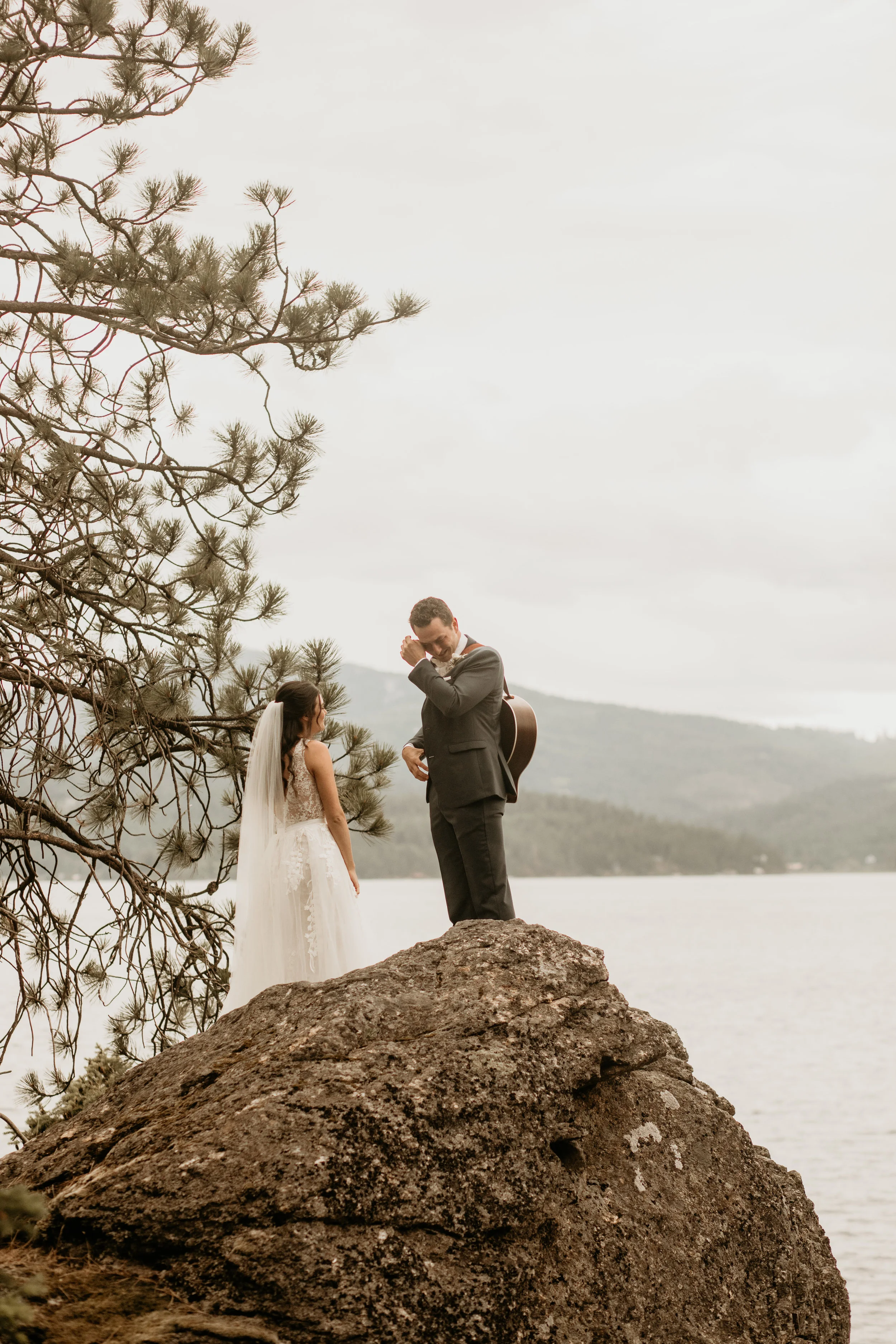 Hotel Blackwell - coeur’d'alene elopement - coeur’d'alene wedding photographer - coeur’d'alene wedding photos - coeur’d'alene Tubbs hill hike - coeur’d'alene Tubbs hill wedding - coeur’d'alene elopement photographer - coeur’d'alene Idaho - Idaho elo…