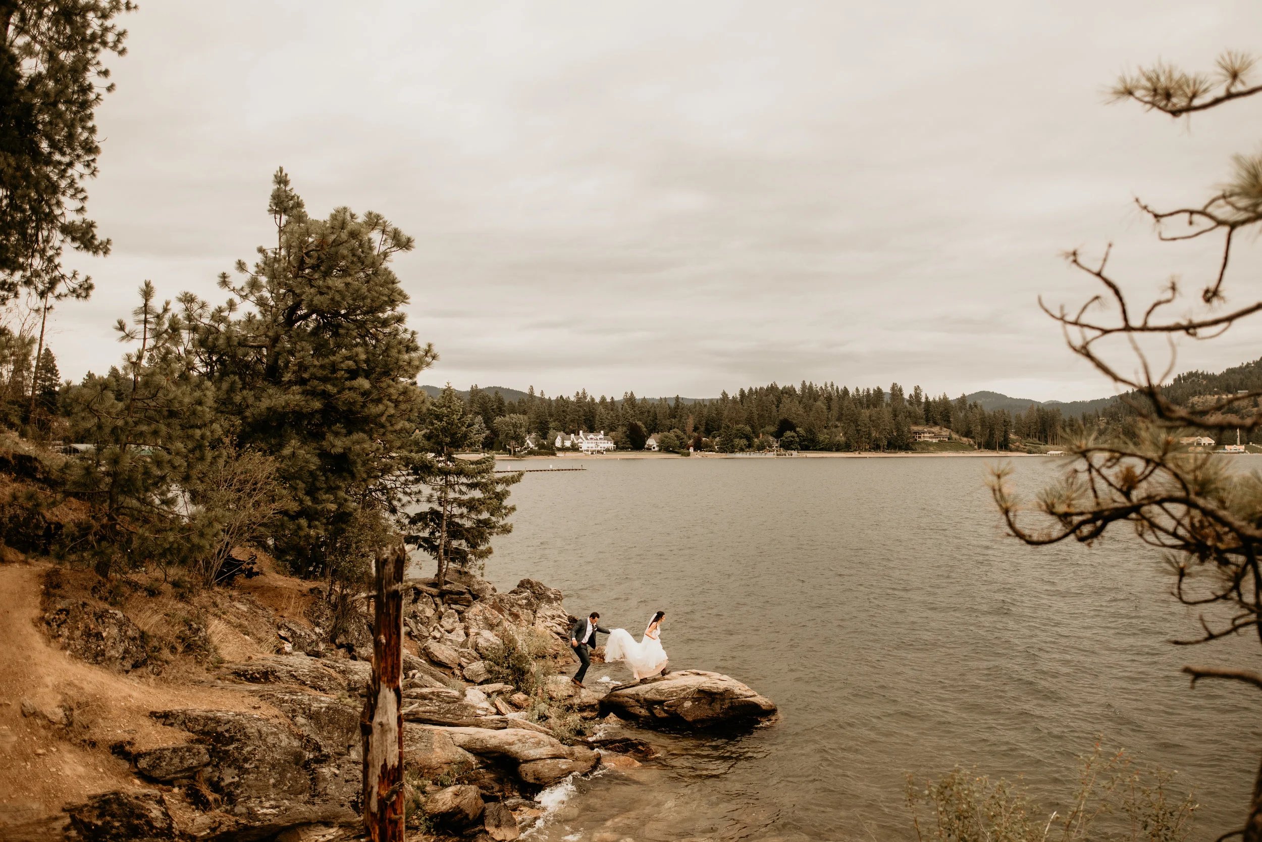 Hotel Blackwell - coeur’d'alene elopement - coeur’d'alene wedding photographer - coeur’d'alene wedding photos - coeur’d'alene Tubbs hill hike - coeur’d'alene Tubbs hill wedding - coeur’d'alene elopement photographer - coeur’d'alene Idaho - Idaho elo…