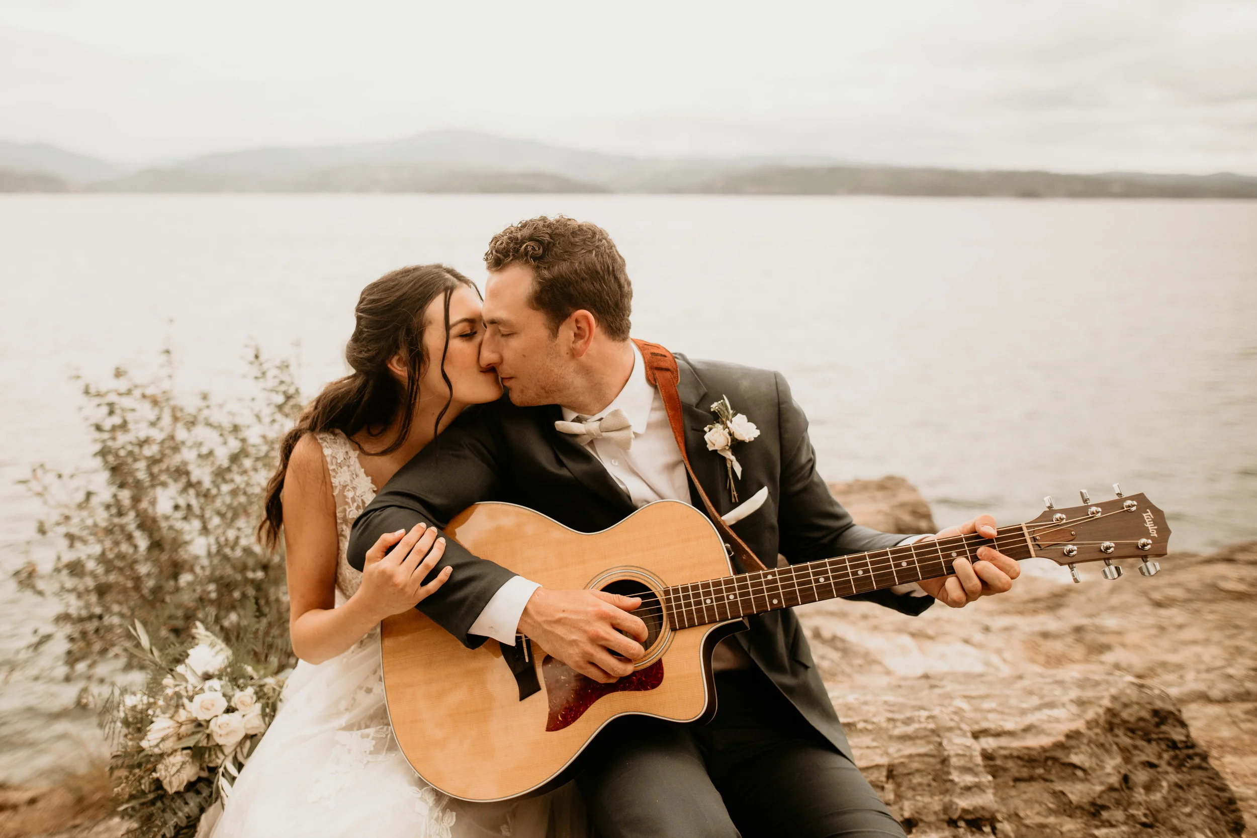 Hotel Blackwell - coeur’d'alene elopement - coeur’d'alene wedding photographer - coeur’d'alene wedding photos - coeur’d'alene Tubbs hill hike - coeur’d'alene Tubbs hill wedding - coeur’d'alene elopement photographer - coeur’d'alene Idaho - Idaho elo…
