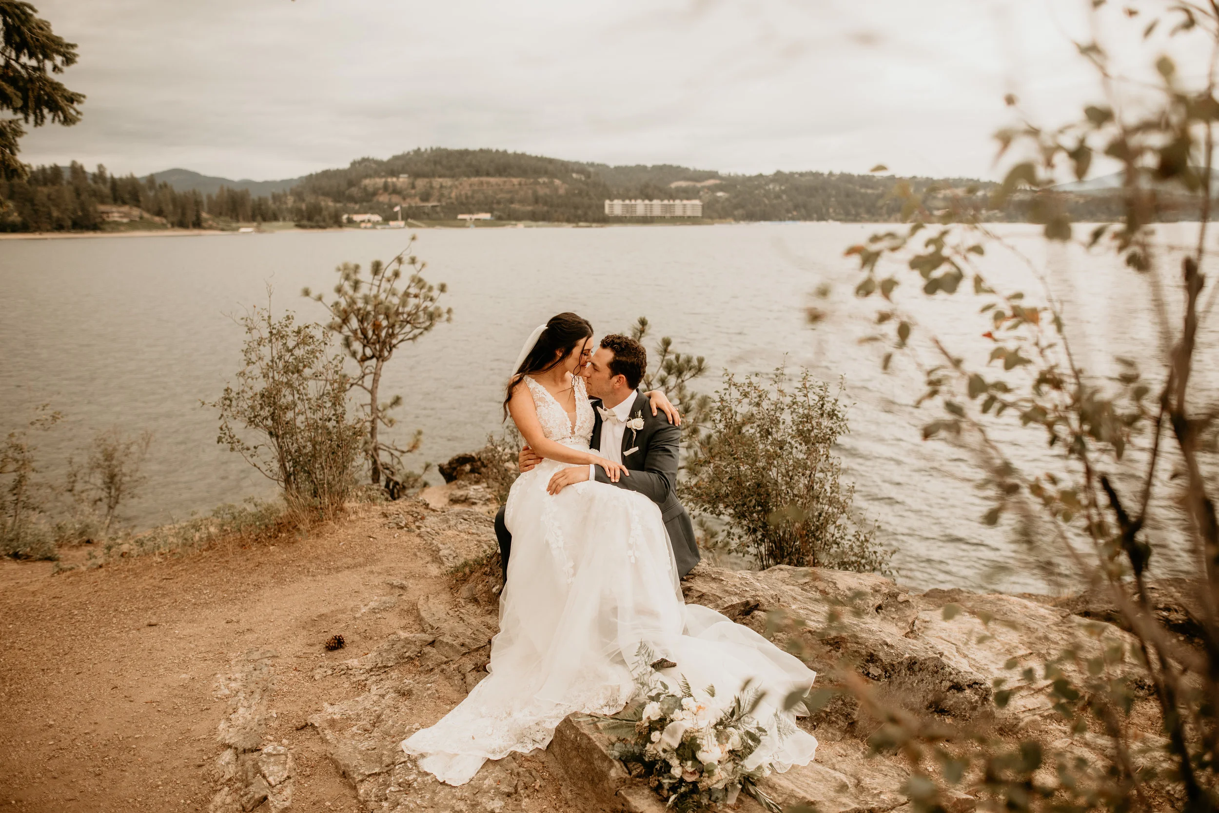 Hotel Blackwell - coeur’d'alene elopement - coeur’d'alene wedding photographer - coeur’d'alene wedding photos - coeur’d'alene Tubbs hill hike - coeur’d'alene Tubbs hill wedding - coeur’d'alene elopement photographer - coeur’d'alene Idaho - Idaho elo…