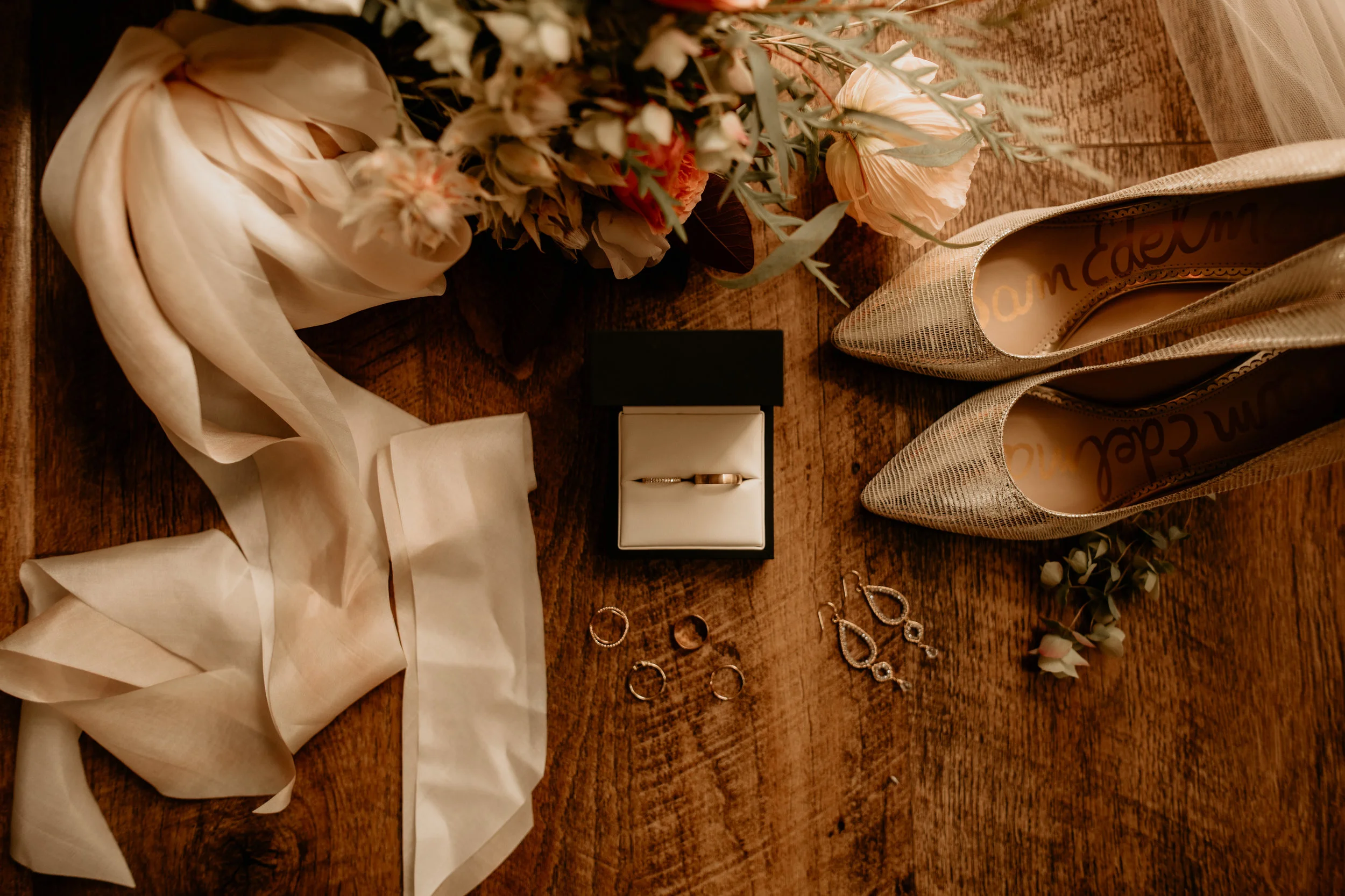 Friday Harbor elopement -San Juan island elopement - San Juan island wedding photos - Friday harbor wedding - Friday harbor wedding photographer - Friday harbor wedding - Friday harbor elopement - anacortes wedding photographer - San Juan island elo…