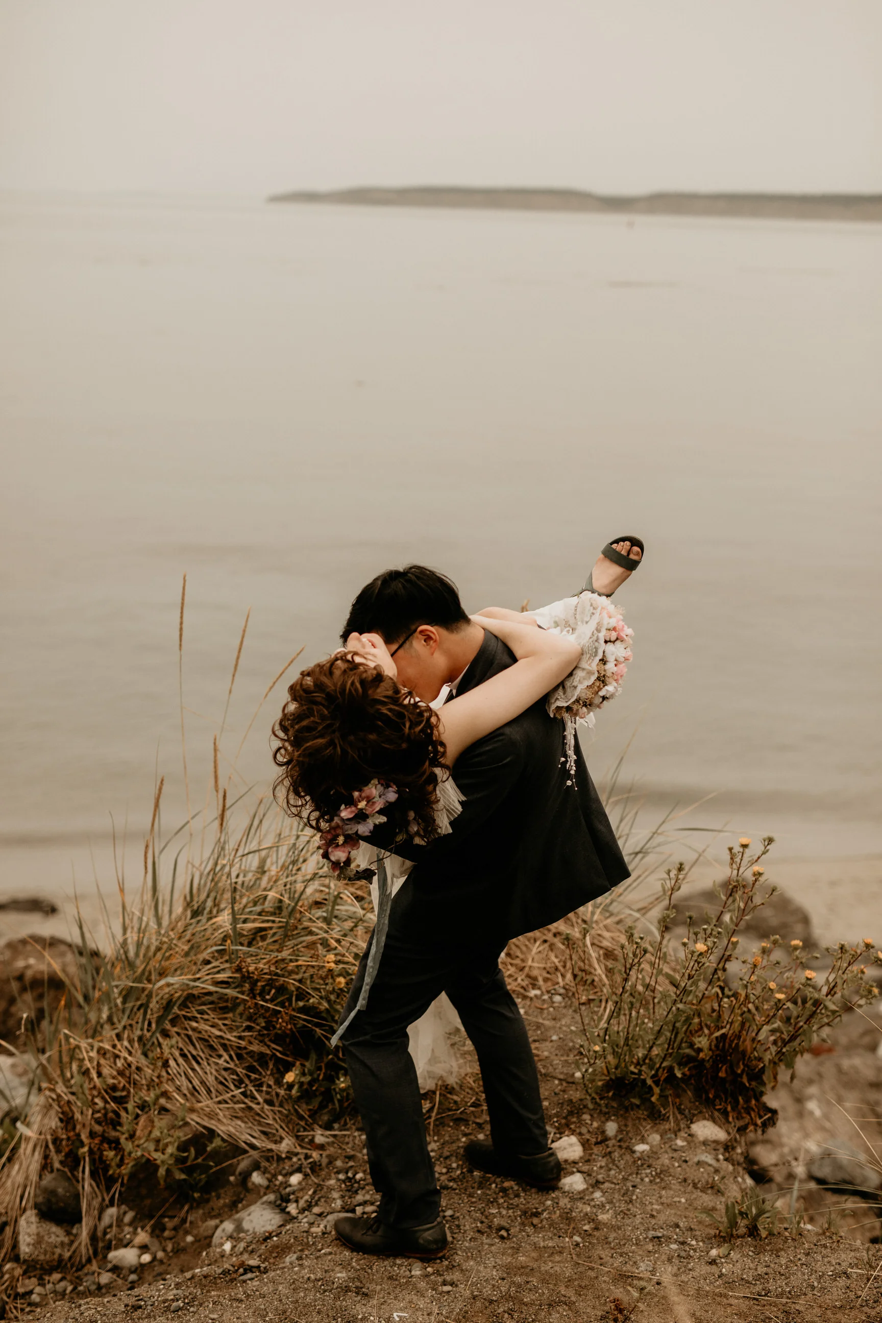 Port Townsend elopement - port Townsend courthouse wedding - port Townsend wedding - port Townsend wedding photographer - port Townsend lighthouse wedding - port Townsend point Wilson - point Wilson elopement - Seattle beach wedding - tacoma beach w…