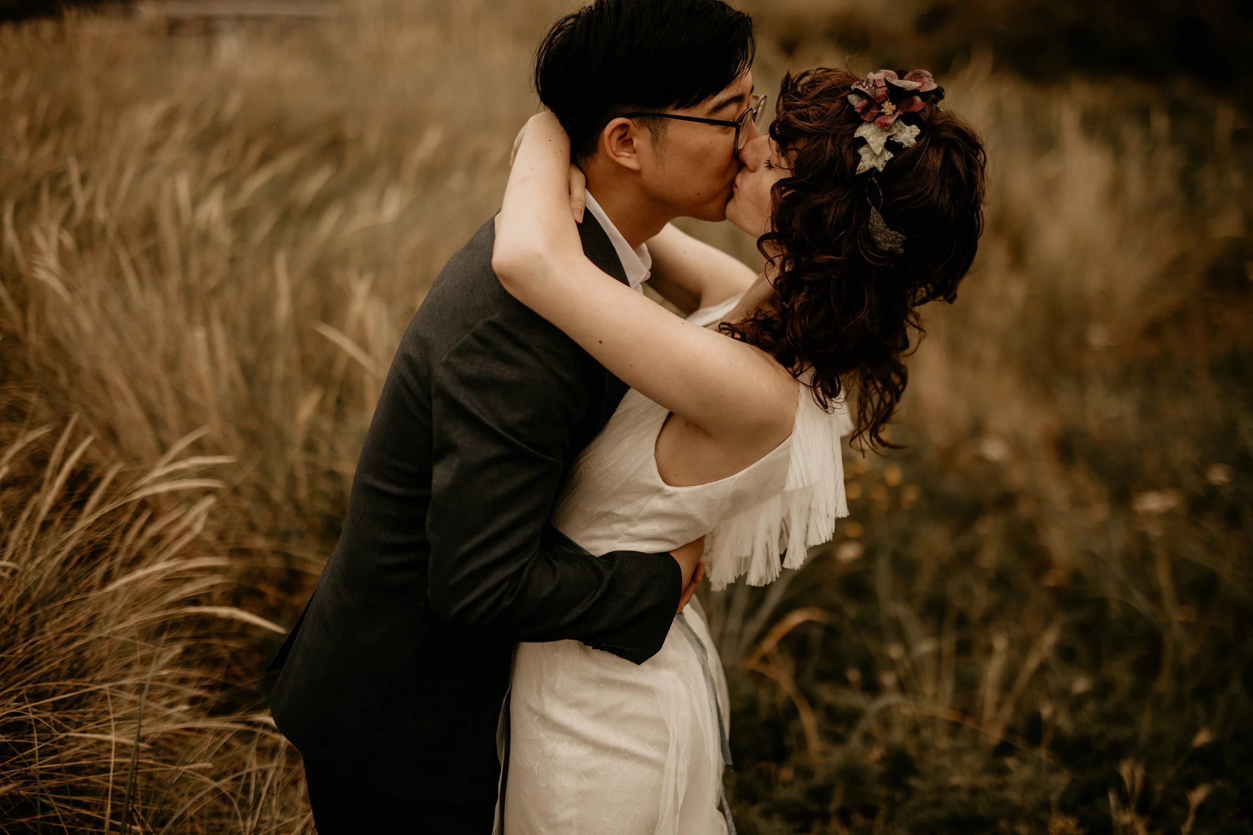 Port Townsend elopement - port Townsend courthouse wedding - port Townsend wedding - port Townsend wedding photographer - port Townsend lighthouse wedding - port Townsend point Wilson - point Wilson elopement - Seattle beach wedding - tacoma beach w…