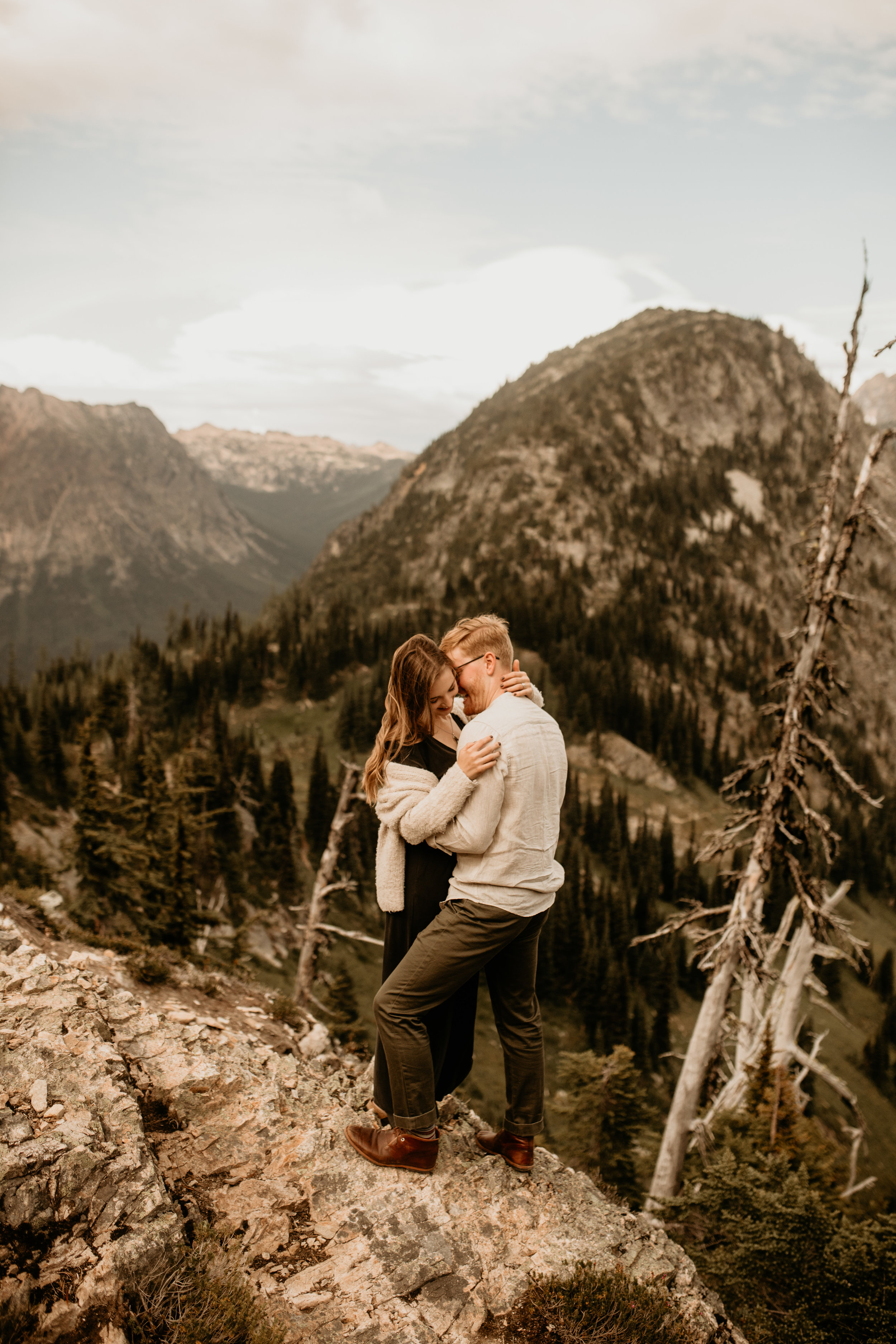 Diablo lake engagement photos -Ross lake engagement photos - Seattle elopement photographer - north cascades hike - best hike north cascades - best engagement photo location - what to wear to your engagement photos - best pnw elopement photographer