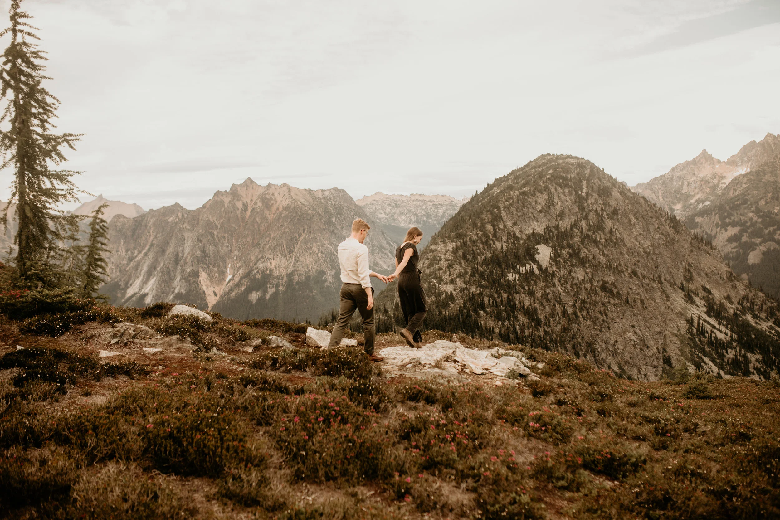 Diablo lake engagement photos -Ross lake engagement photos - Seattle elopement photographer - north cascades hike - best hike north cascades - best engagement photo location - what to wear to your engagement photos - best pnw elopement photographer
