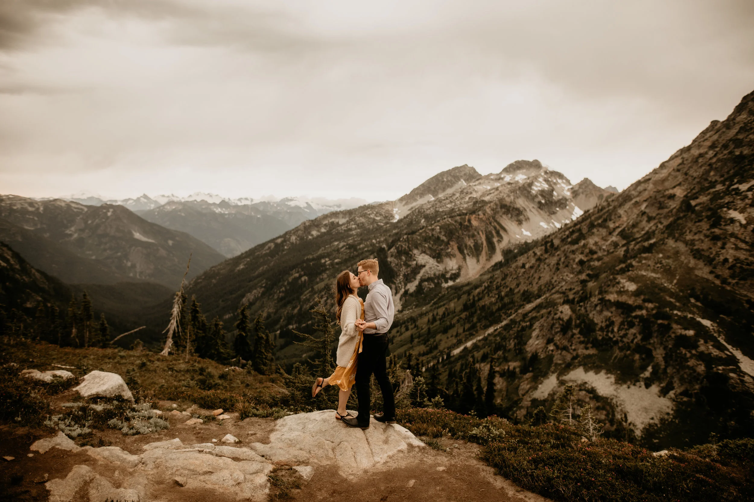 Diablo lake engagement photos -Ross lake engagement photos - Seattle elopement photographer - north cascades hike - best hike north cascades - best engagement photo location - what to wear to your engagement photos - best pnw elopement photographer