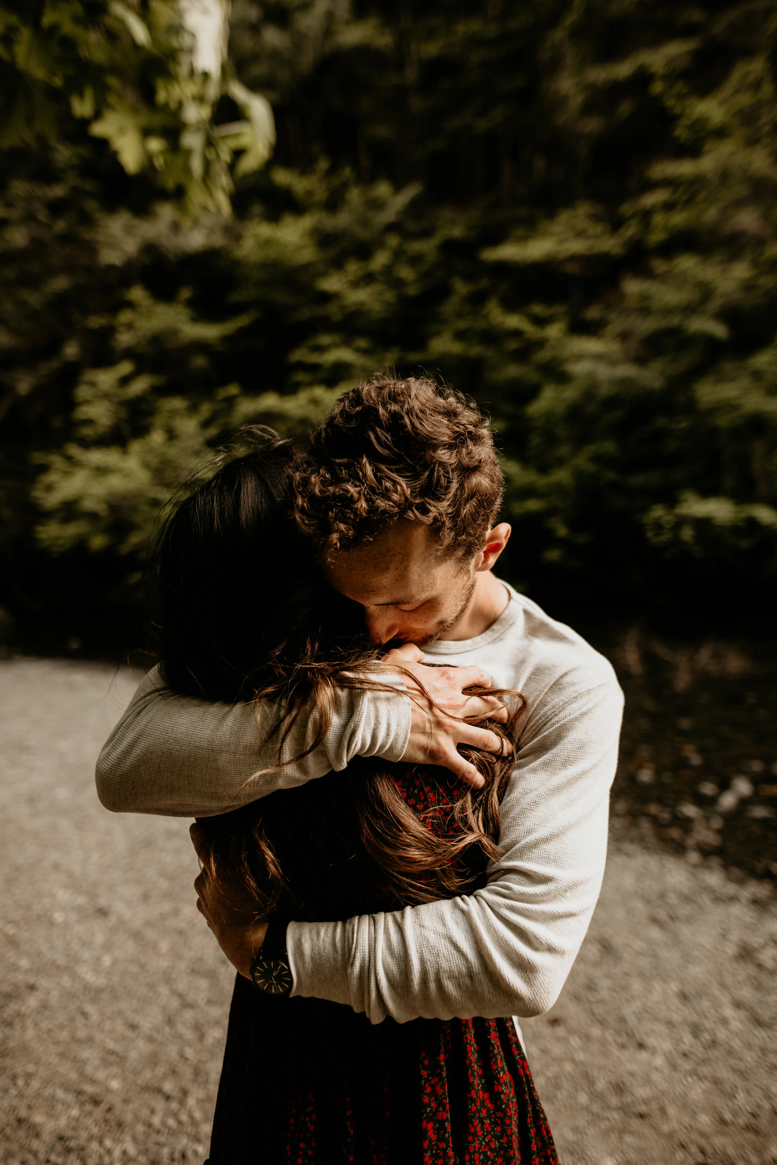 Crescent lake engagement photos – best Seattle elopement photographer - adventure hikes - lake hiking - best engagement photo location - what to wear on your engagement - pnw elopement photographer