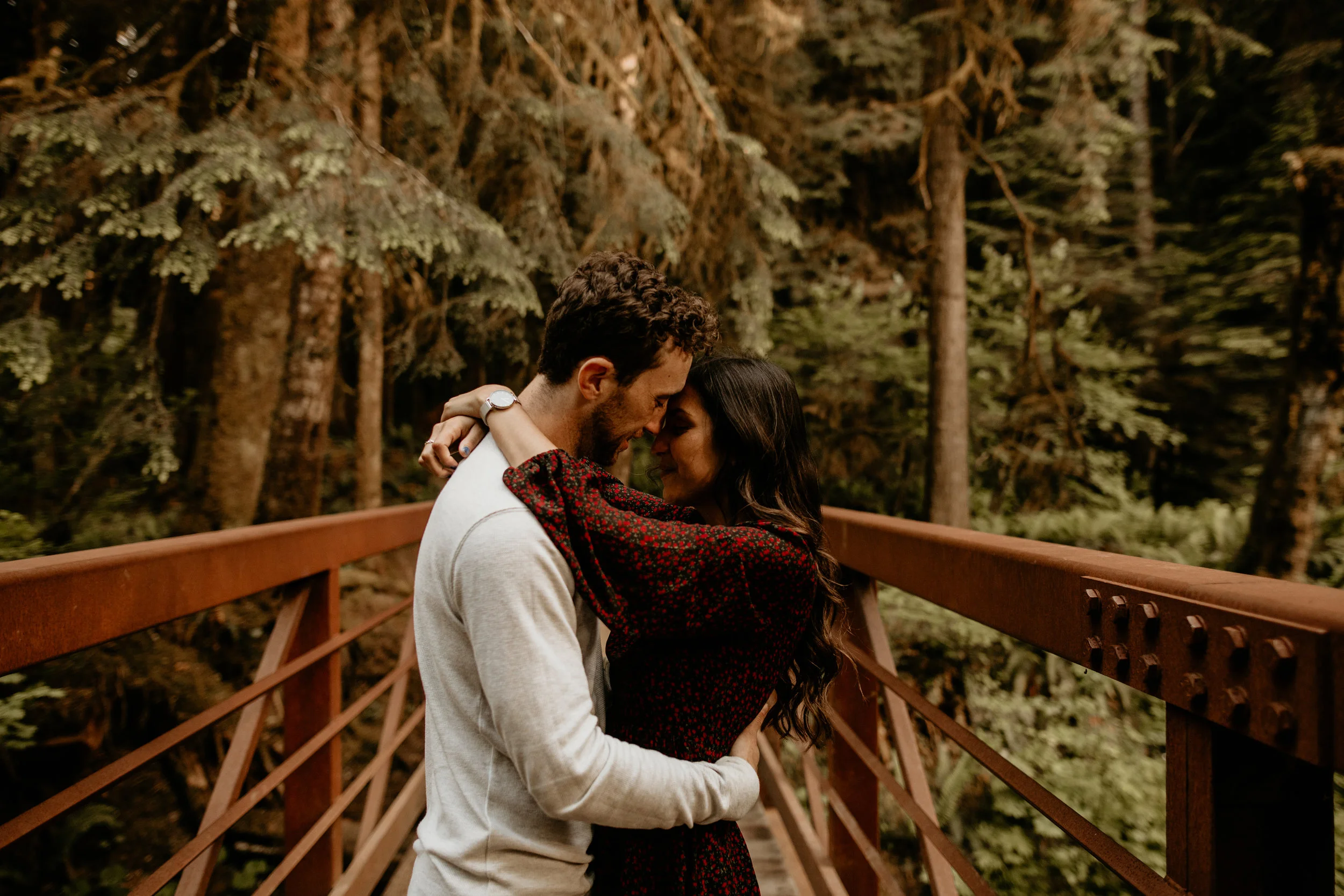 Crescent lake engagement photos – best Seattle elopement photographer - adventure hikes - lake hiking - best engagement photo location - what to wear on your engagement - pnw elopement photographer