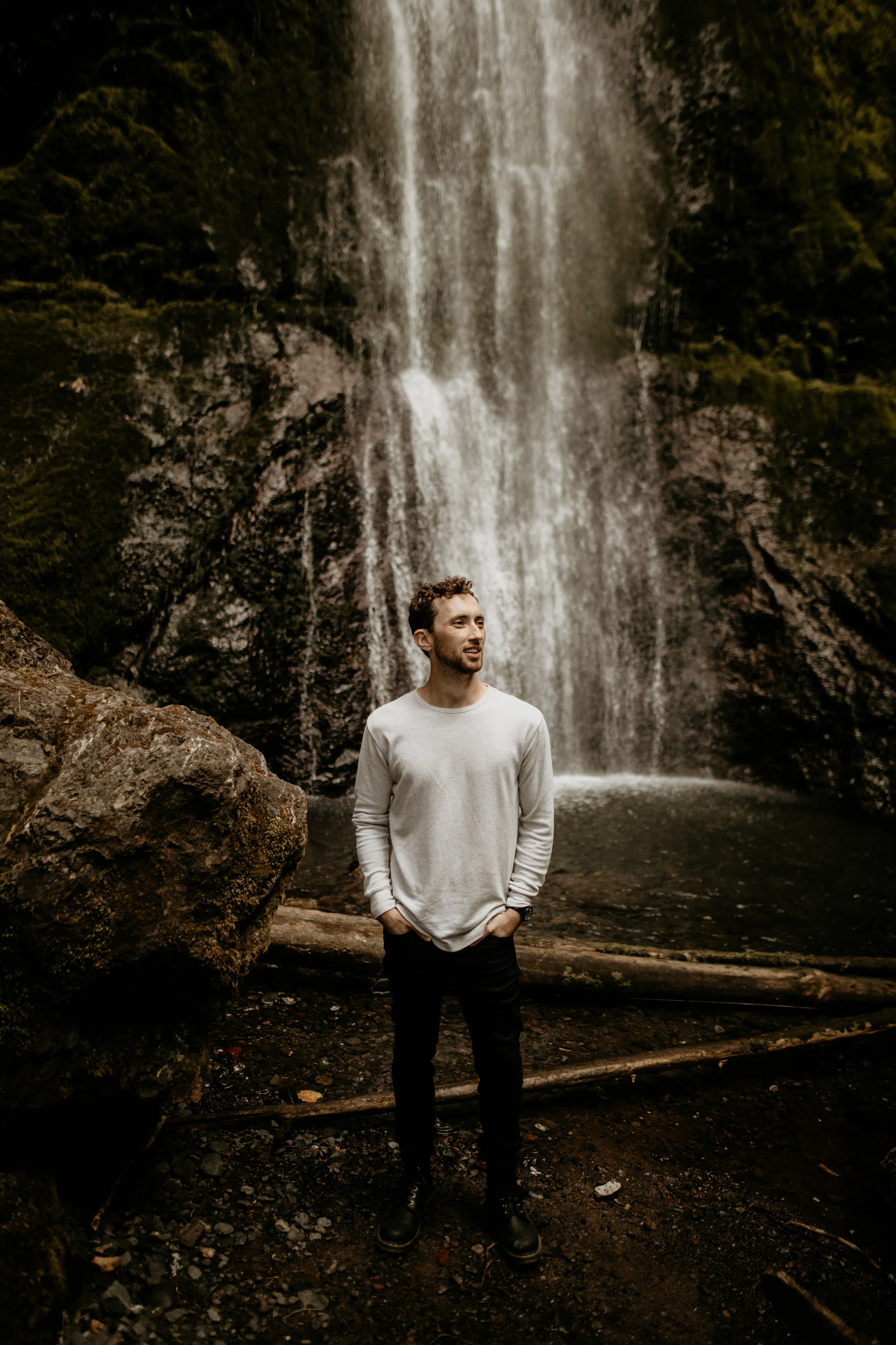 lake crescent engagement photos - Seattle elopement photographer - lake hikes - best lake hike - best engagement photo location - what to wear to your engagement photos - best pnw elopement photographer
