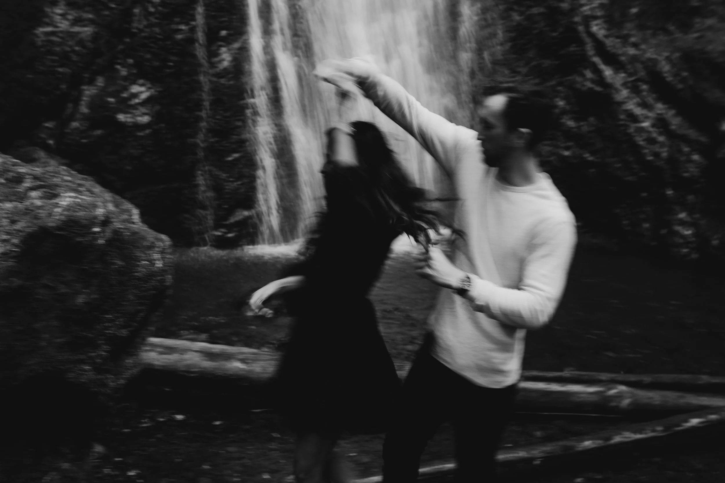 Crescent lake engagement photos – best Seattle elopement photographer - adventure hikes - lake hiking - best engagement photo location - what to wear on your engagement - pnw elopement photographer