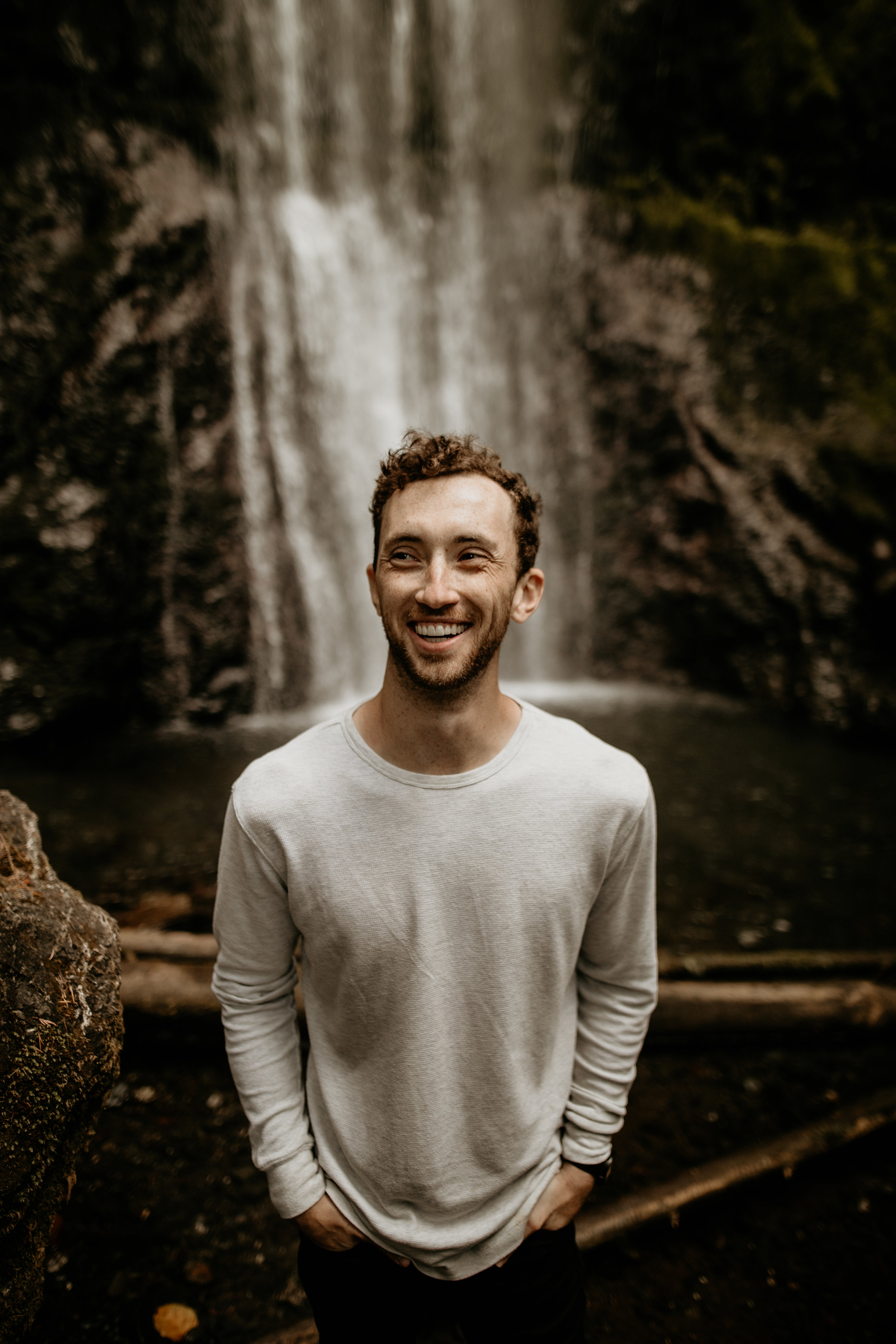 lake crescent engagement photos - Seattle elopement photographer - lake hikes - best lake hike - best engagement photo location - what to wear to your engagement photos - best pnw elopement photographer