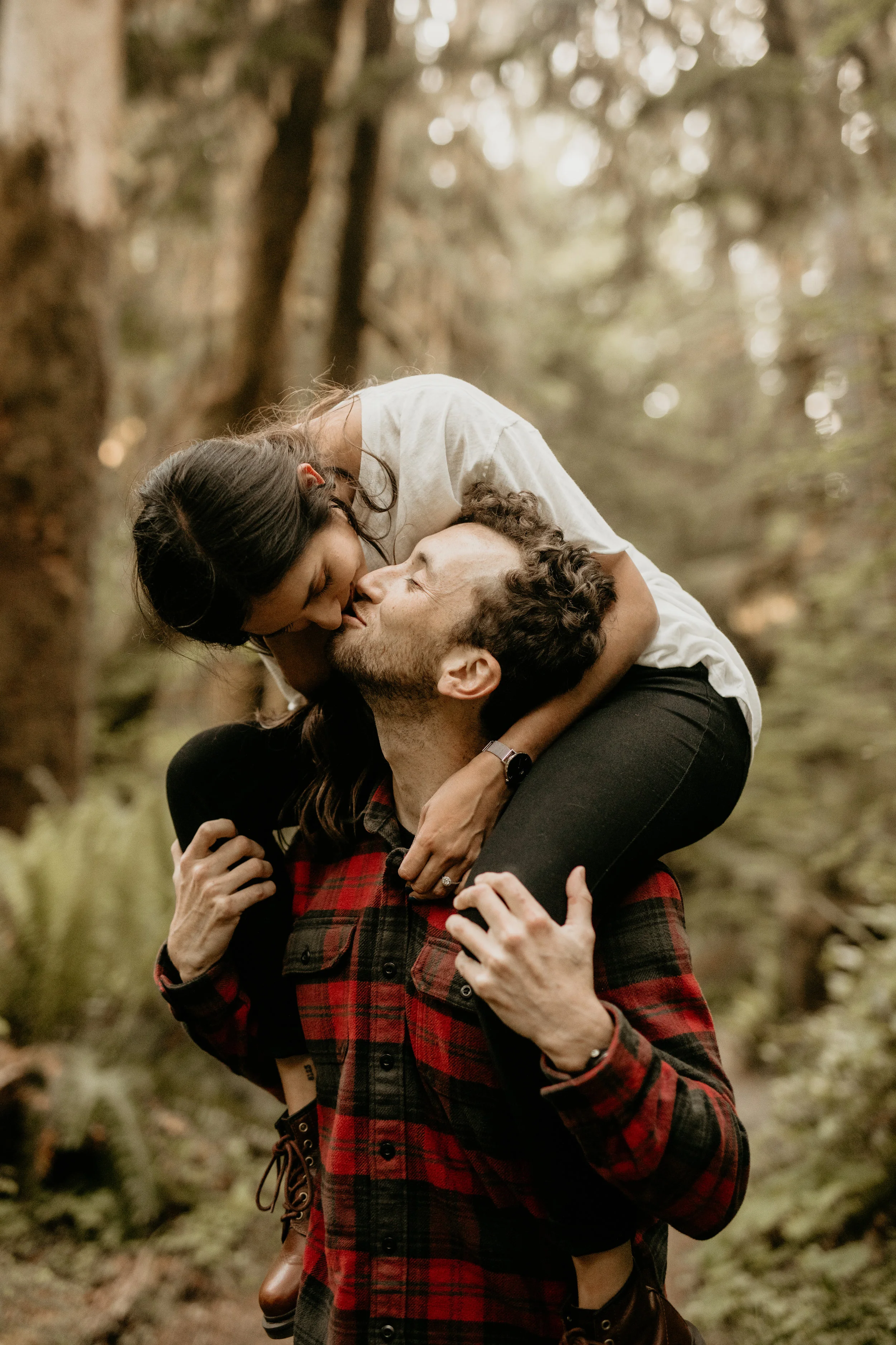 lake crescent engagement photos - Seattle elopement photographer - lake hikes - best lake hike - best engagement photo location - what to wear to your engagement photos - best pnw elopement photographer