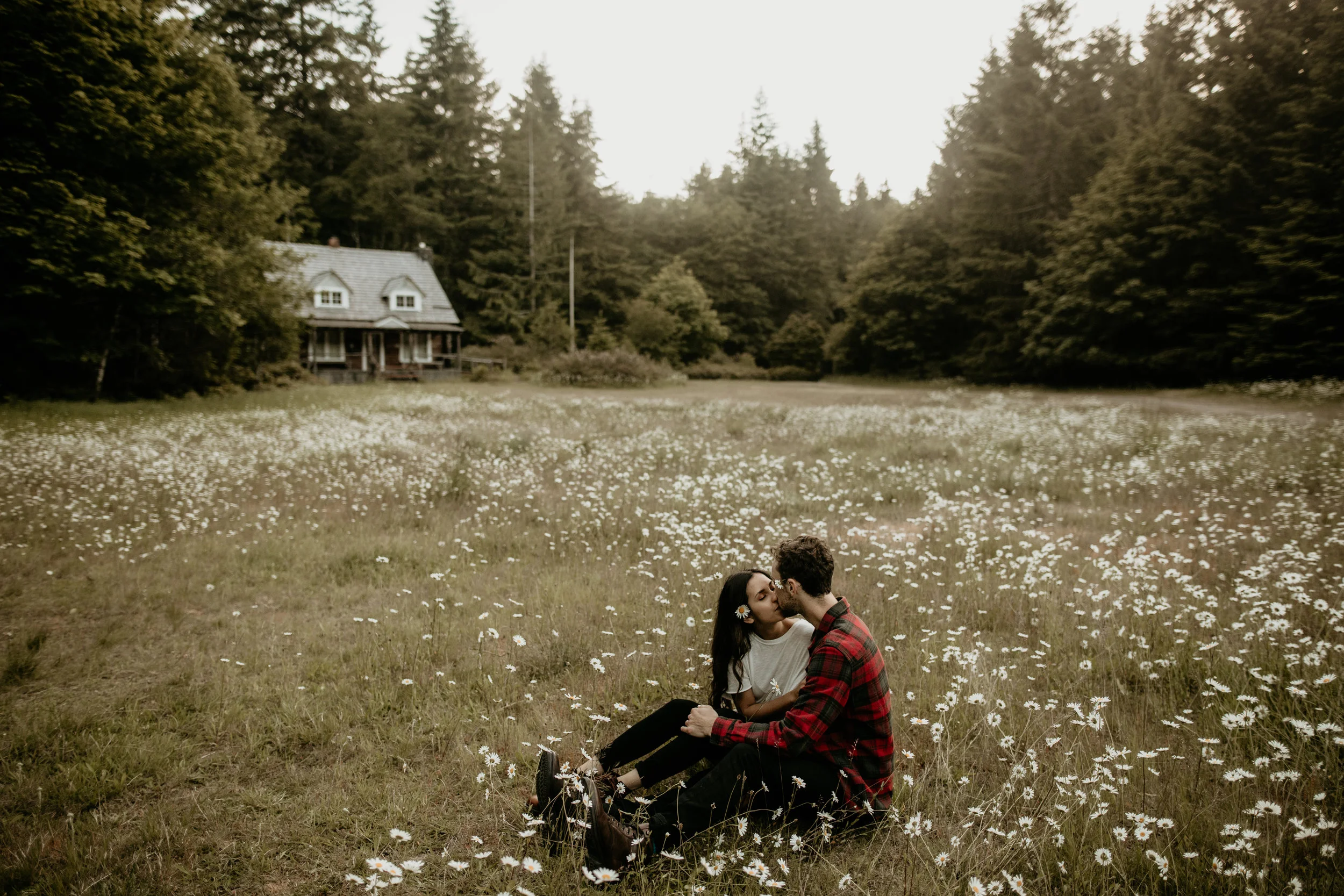 lake crescent engagement photos - Seattle elopement photographer - lake hikes - best lake hike - best engagement photo location - what to wear to your engagement photos - best pnw elopement photographer
