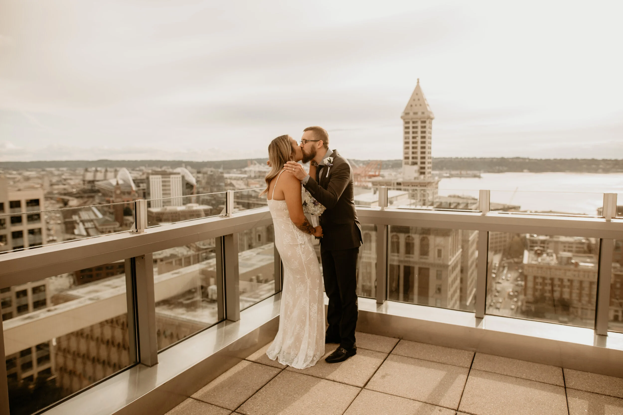Seattle-Space-Needle-courthouse-Elopement-breeanna-lasher-189.jpg