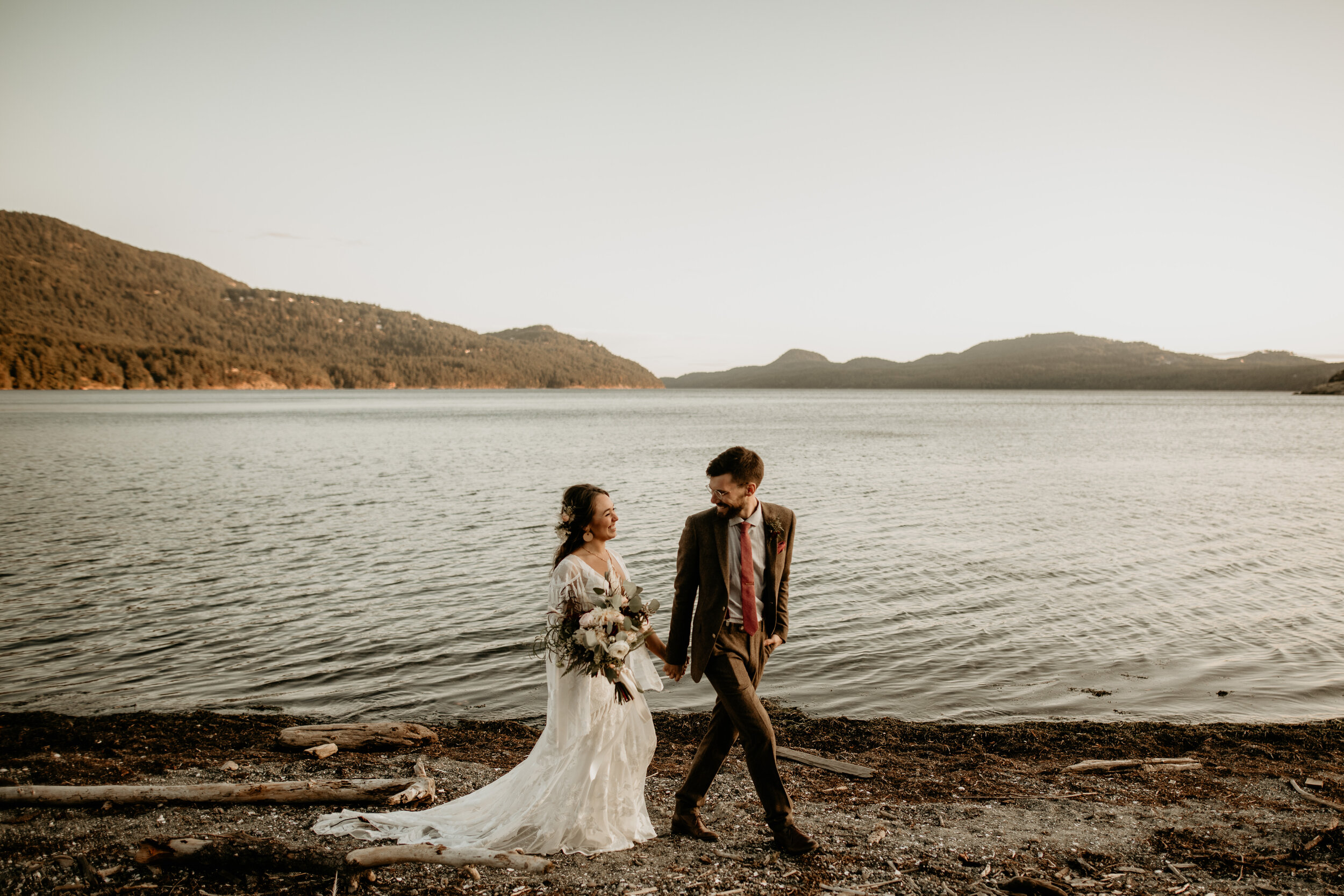 Orcas Island elopement - San Juan Island elopement - San Juan Island wedding - Orcas Island wedding - Orcas island elopement photographer -San Juan Island wedding photographer - Friday Harbor elopement - Island elopement vibes - fall elopement inspi…