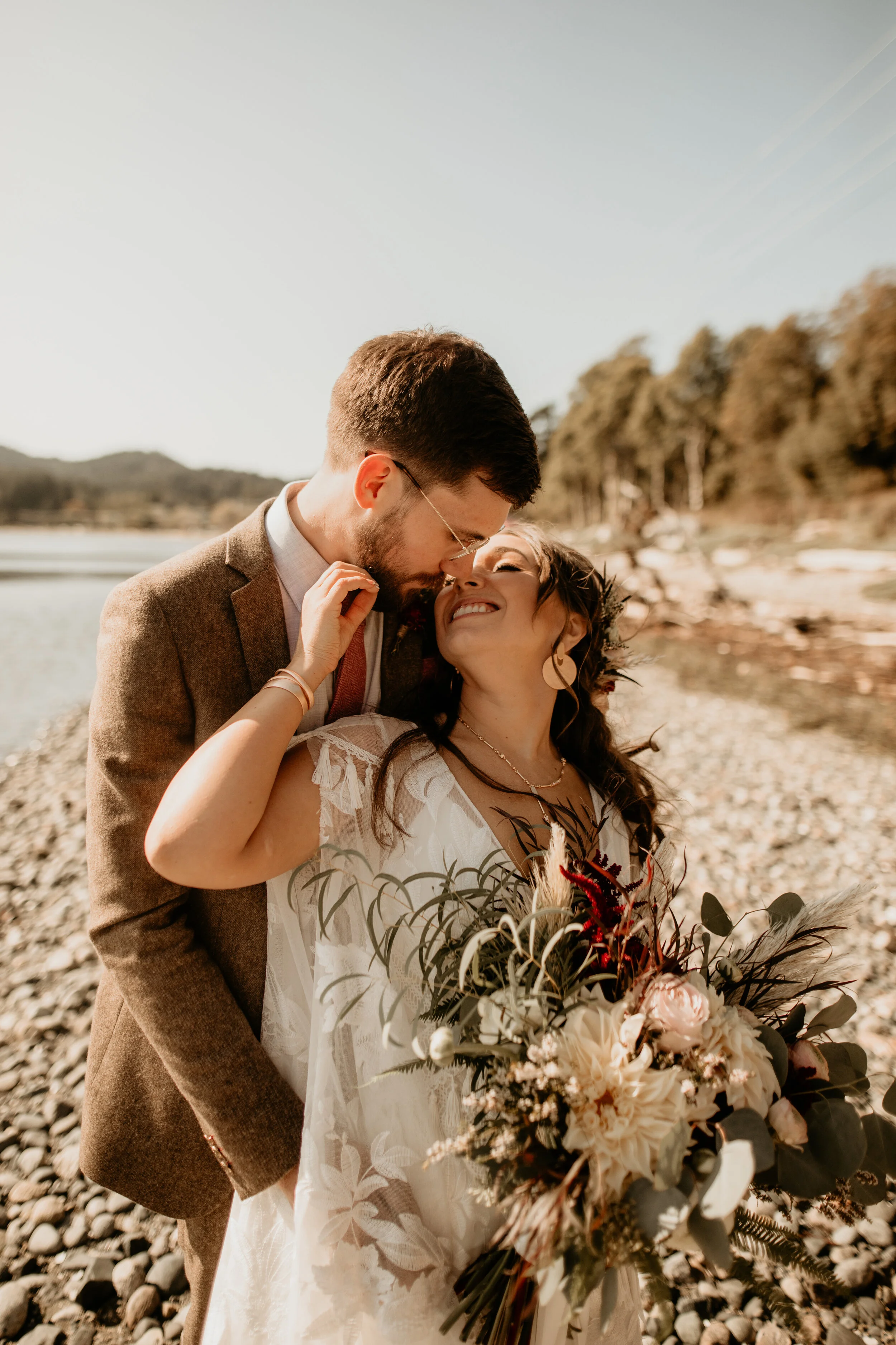 Orcas Island elopement - San Juan Island elopement - San Juan Island wedding - Orcas Island wedding - Orcas island elopement photographer -San Juan Island wedding photographer - Friday Harbor elopement - Island elopement vibes - fall elopement inspi…