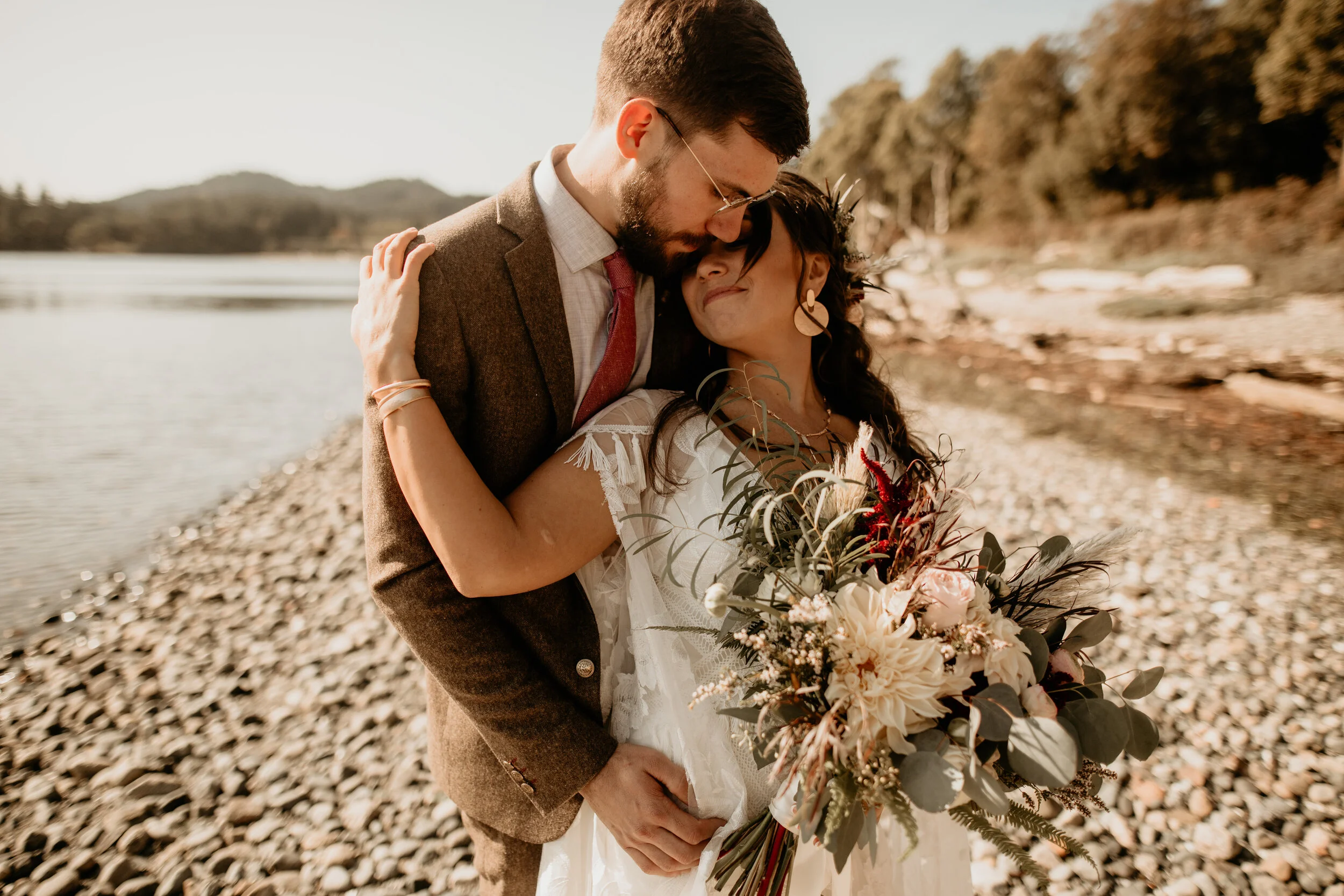 Orcas Island elopement - San Juan Island elopement - San Juan Island wedding - Orcas Island wedding - Orcas island elopement photographer -San Juan Island wedding photographer - Friday Harbor elopement - Island elopement vibes - fall elopement inspi…