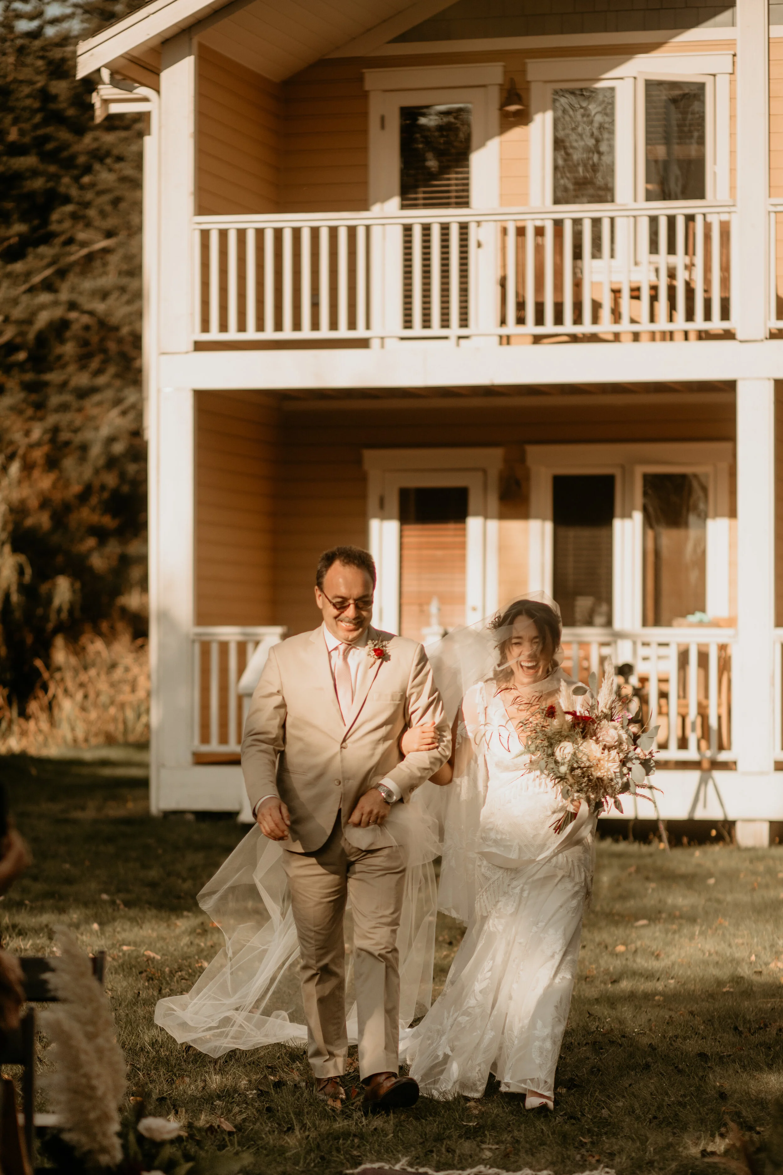 Orcas Island elopement - San Juan Island elopement - San Juan Island wedding - Orcas Island wedding - Orcas island elopement photographer -San Juan Island wedding photographer - Friday Harbor elopement - Island elopement vibes - fall elopement inspi…