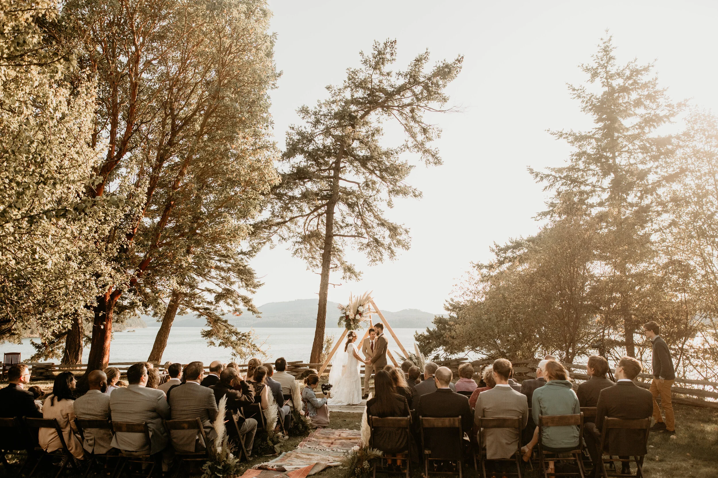 Orcas Island elopement - San Juan Island elopement - San Juan Island wedding - Orcas Island wedding - Orcas island elopement photographer -San Juan Island wedding photographer - Friday Harbor elopement - Island elopement vibes - fall elopement inspi…