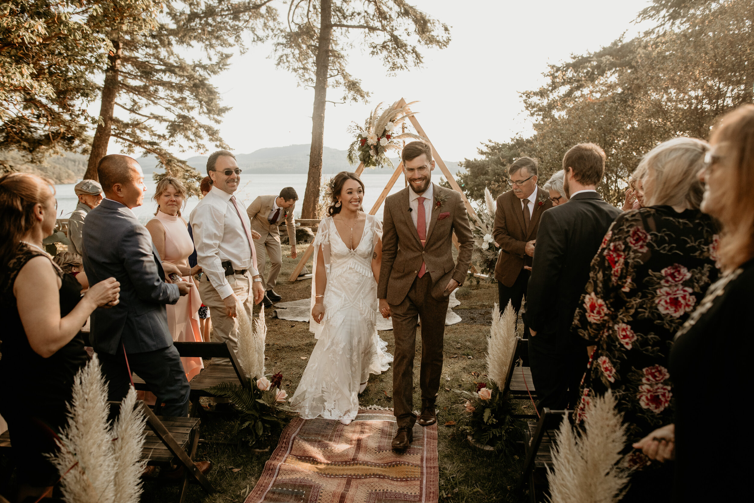 Orcas Island elopement - San Juan Island elopement - San Juan Island wedding - Orcas Island wedding - Orcas island elopement photographer -San Juan Island wedding photographer - Friday Harbor elopement - Island elopement vibes - fall elopement inspi…