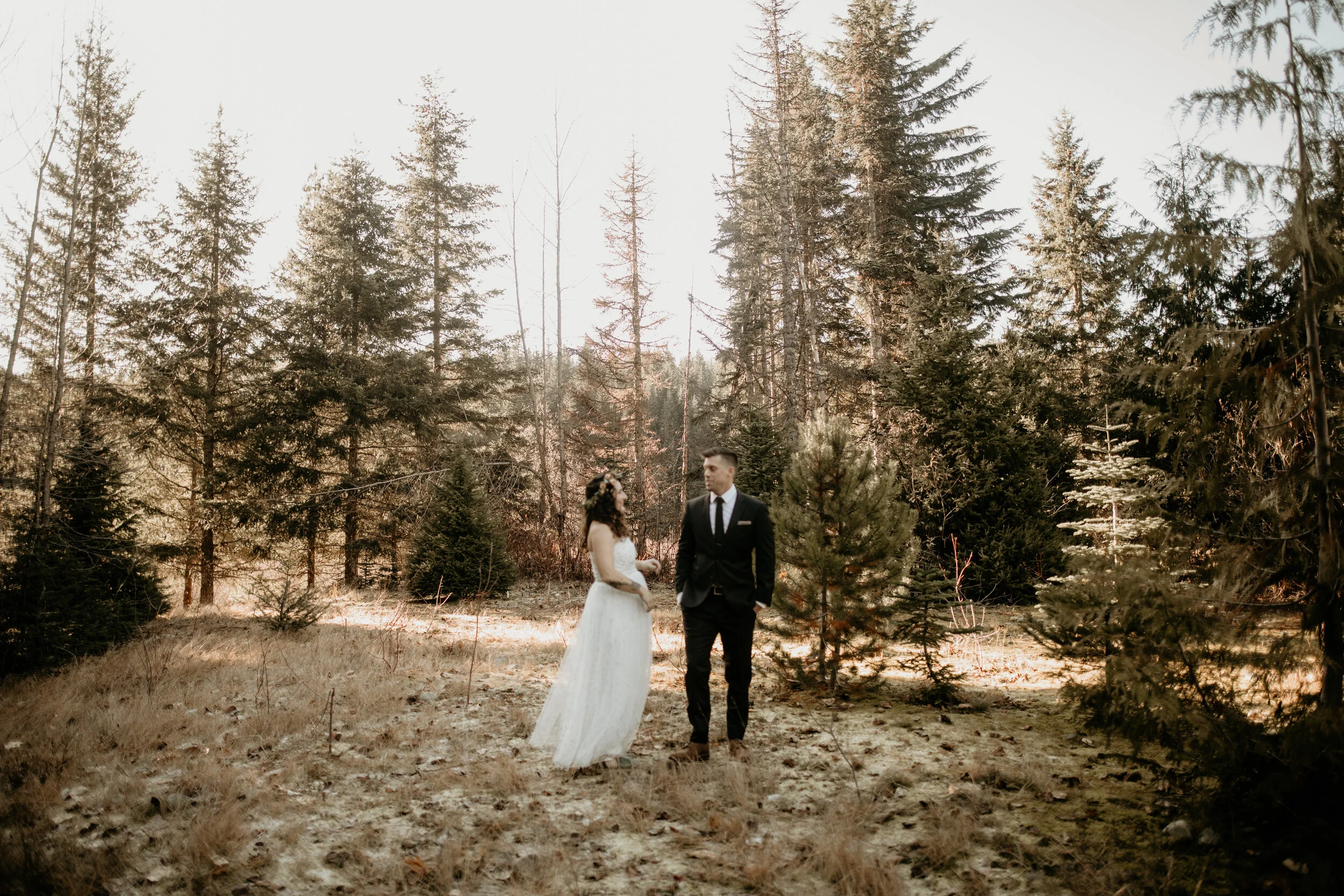 Gold Creek Pond elopement - Snoqualmie pass elopement - Hyatt elopement - gold creek pond wedding - gold creek pond elopement photographer - snoqualmie pass wedding photographer - pnw elopement - mountain elopement vibes - fall elopement inspiratio…