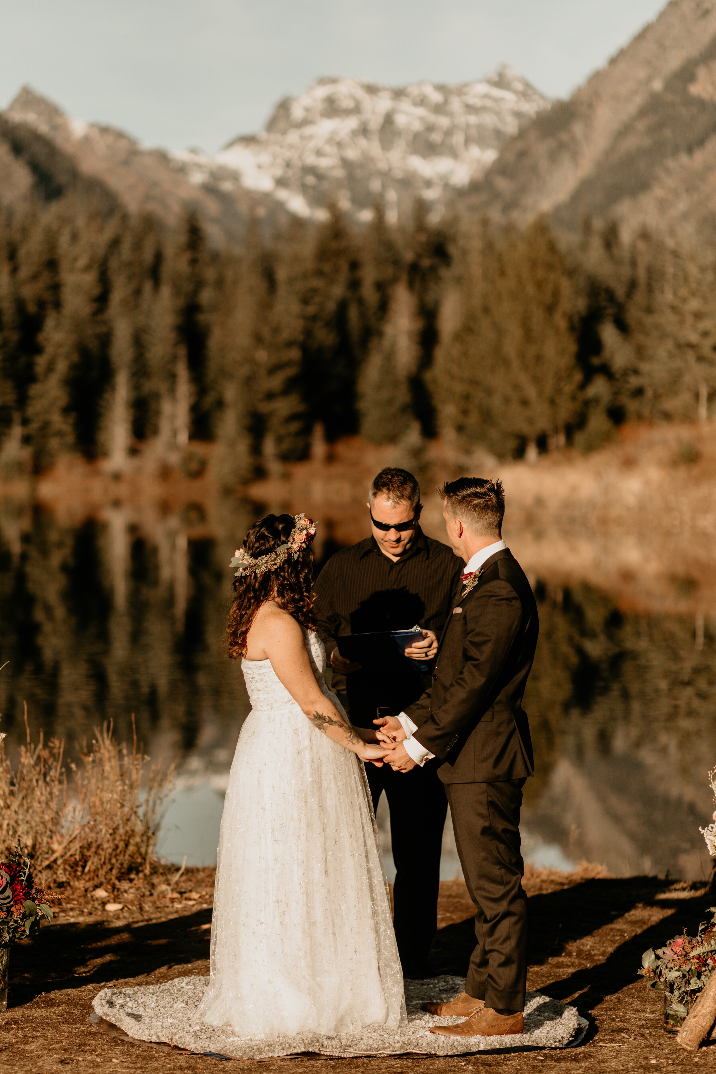 Gold Creek Pond elopement - Snoqualmie pass elopement - Hyatt elopement - gold creek pond wedding - gold creek pond elopement photographer - snoqualmie pass wedding photographer - pnw elopement - mountain elopement vibes - fall elopement inspiratio…