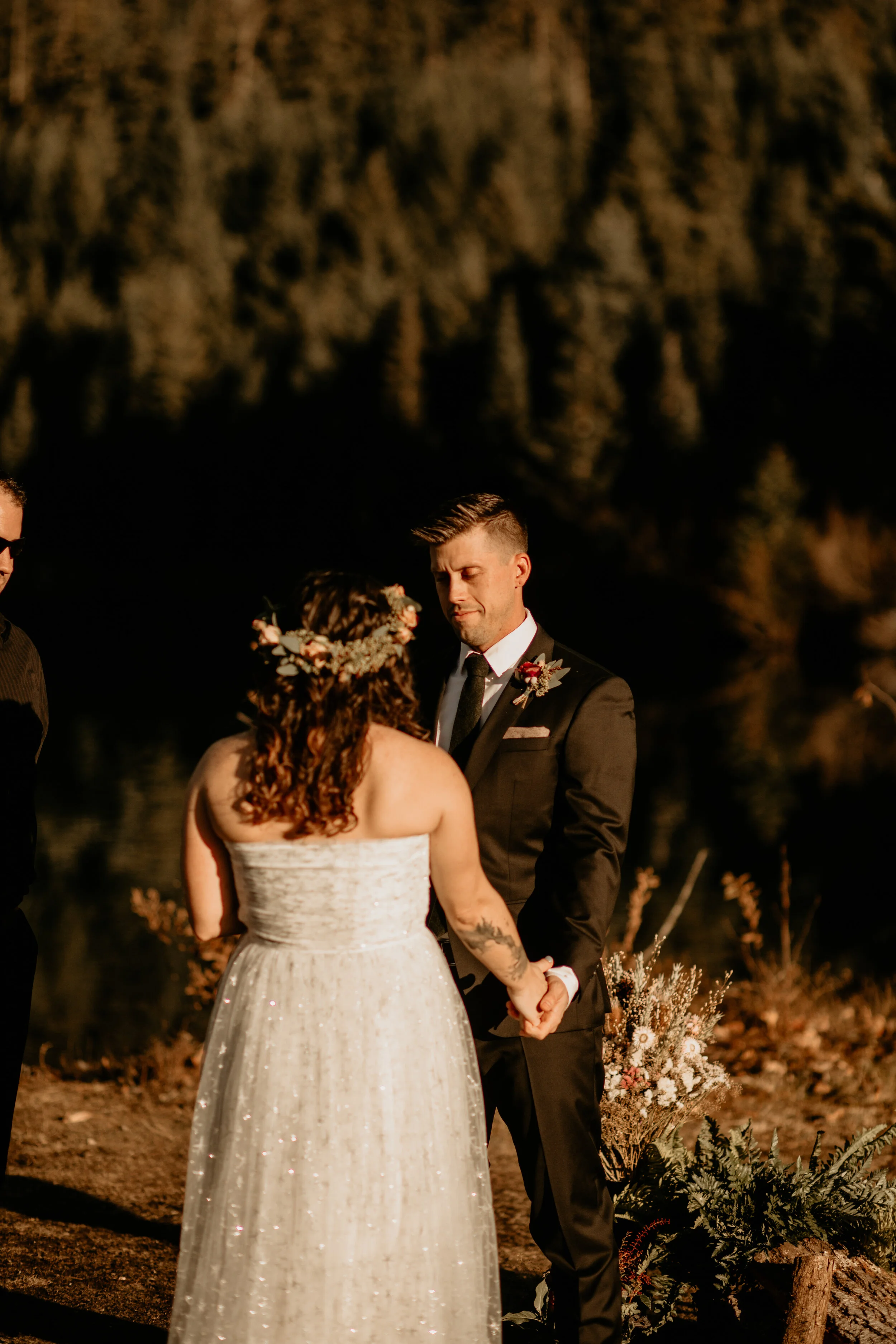 Gold Creek Pond elopement - Snoqualmie pass elopement - Hyatt elopement - gold creek pond wedding - gold creek pond elopement photographer - snoqualmie pass wedding photographer - pnw elopement - mountain elopement vibes - fall elopement inspiratio…