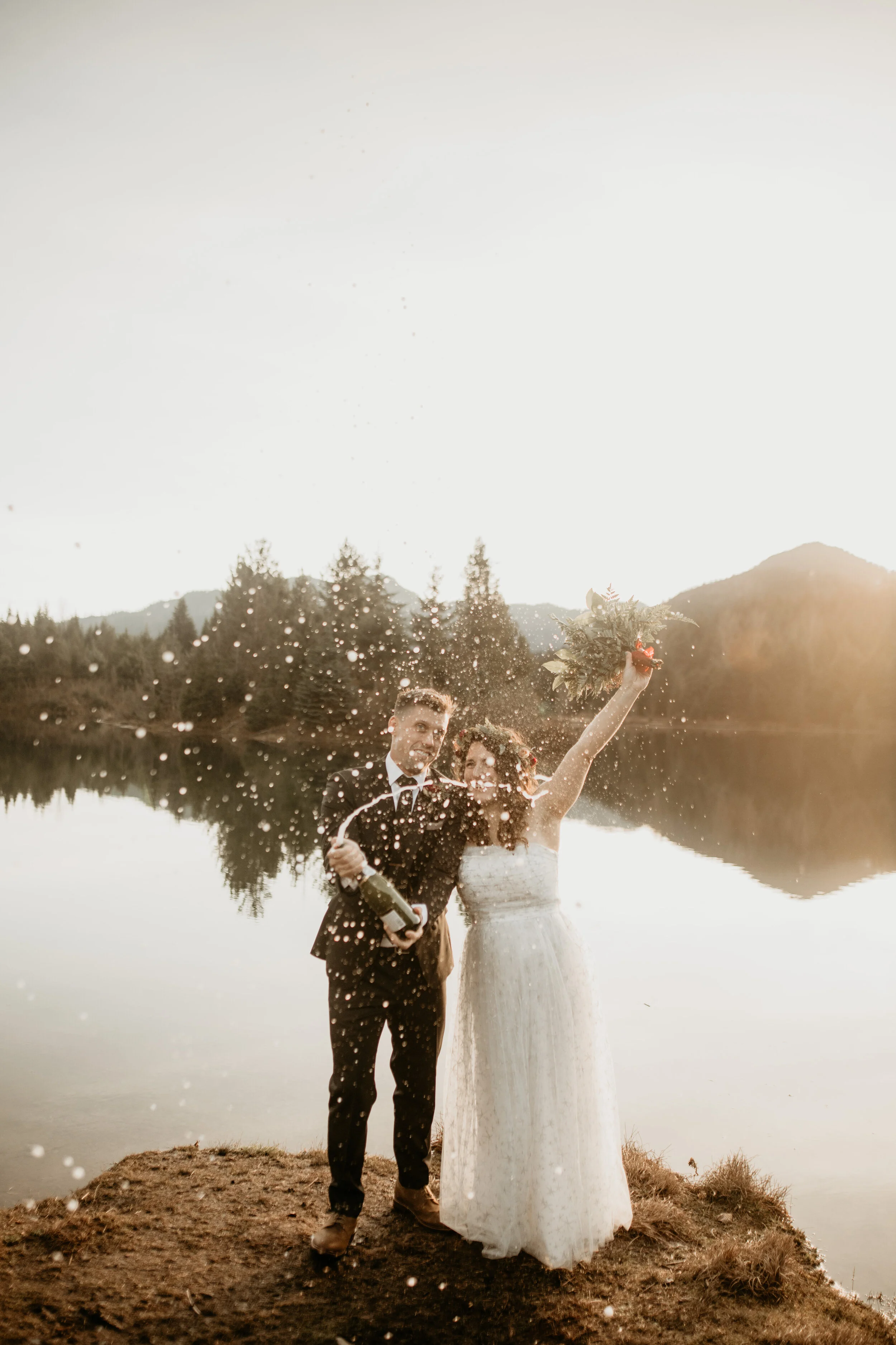 Gold Creek Pond elopement - Snoqualmie pass elopement - Hyatt elopement - gold creek pond wedding - gold creek pond elopement photographer - snoqualmie pass wedding photographer - pnw elopement - mountain elopement vibes - fall elopement inspiration…