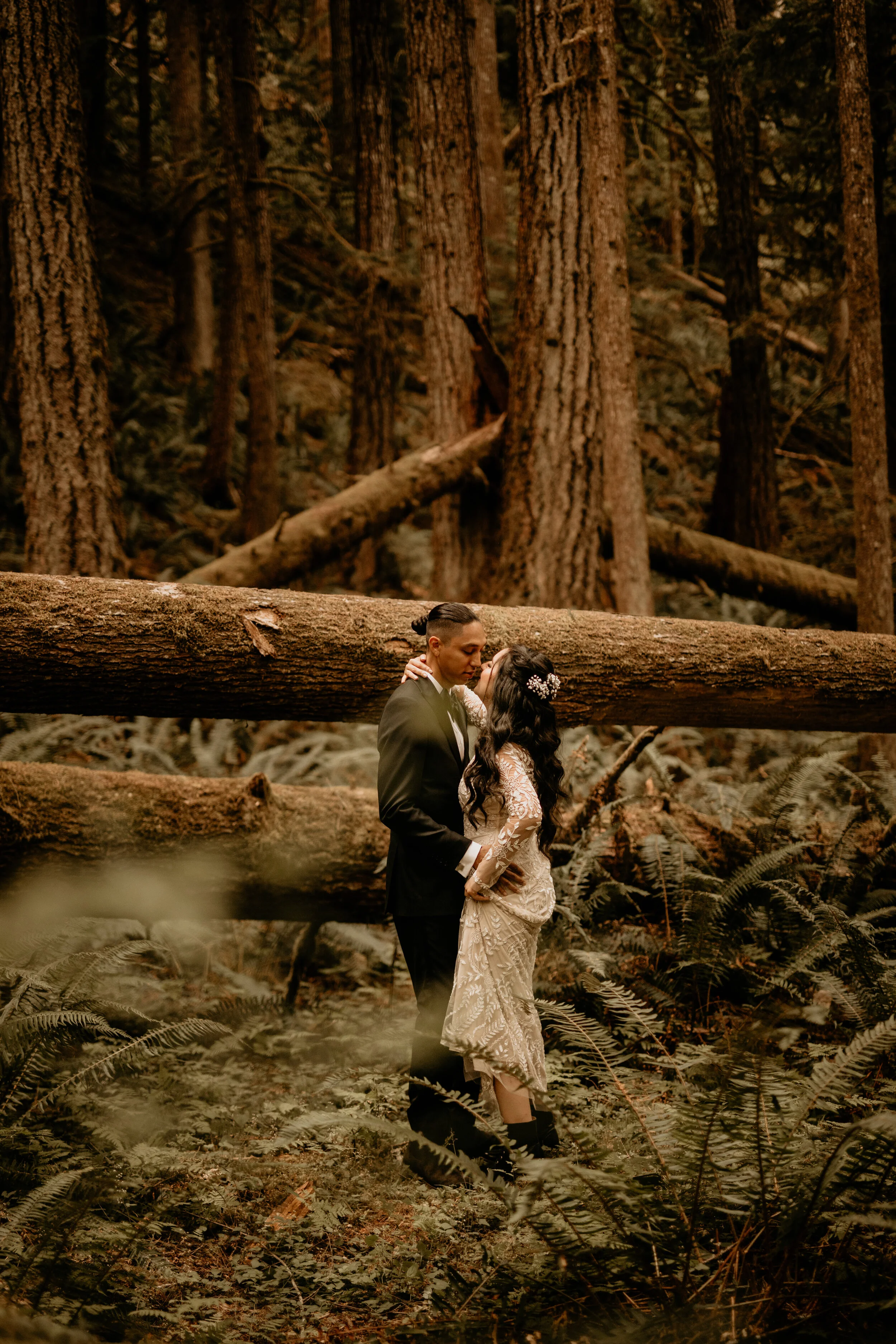 Lake-crescent-marymere-falls-elopement-photography-breeanna-lasher-First-Dance-7.jpg