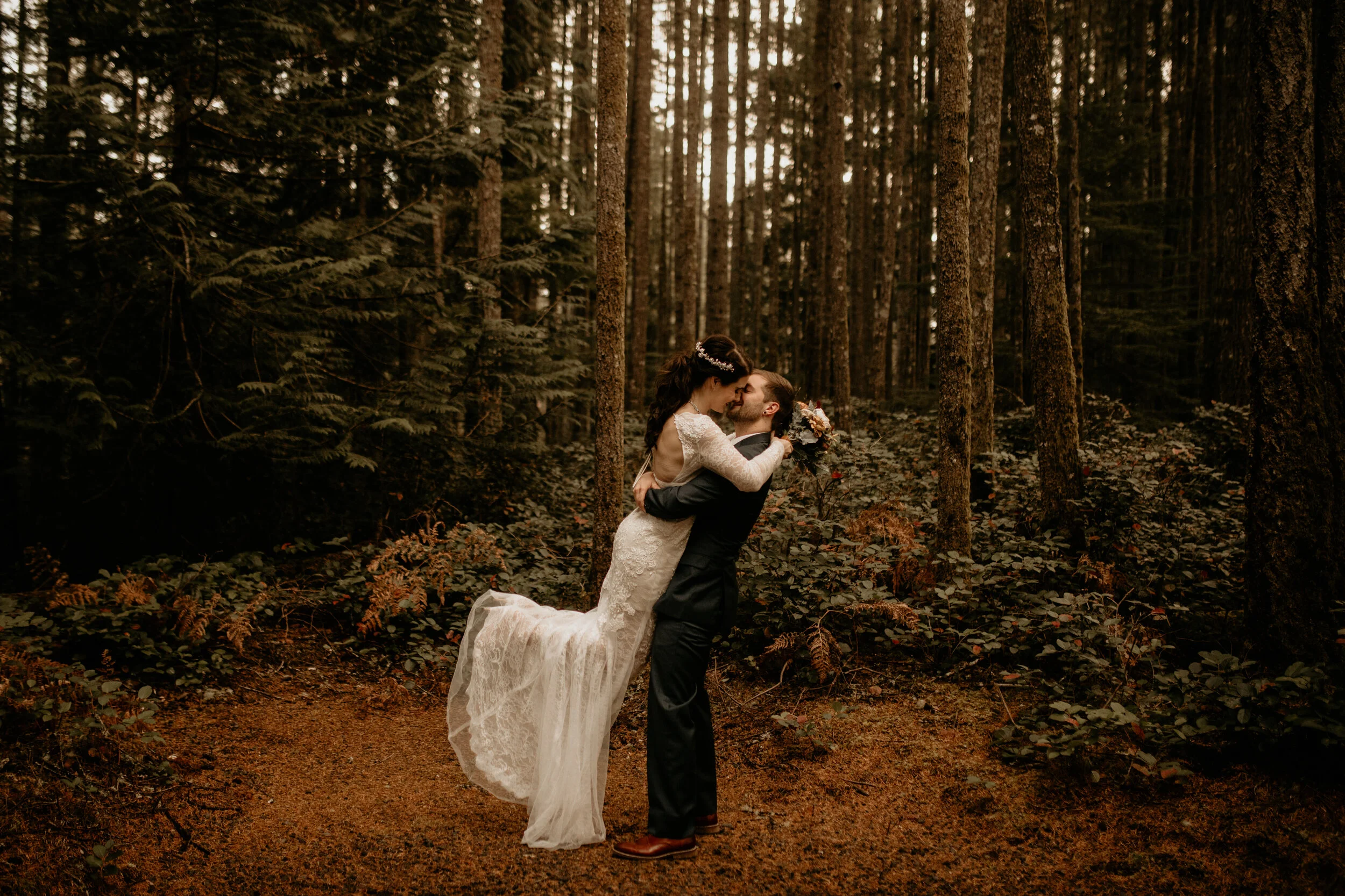 Forest elopement - Mountain Woods elopement - snoqualmie falls wedding - Salish lodge wedding - snoqualmie falls elopement photographer - Salish lodge wedding photographer - snoqualmie pass elopement - waterfall elopement vibes - fall elopement insp…