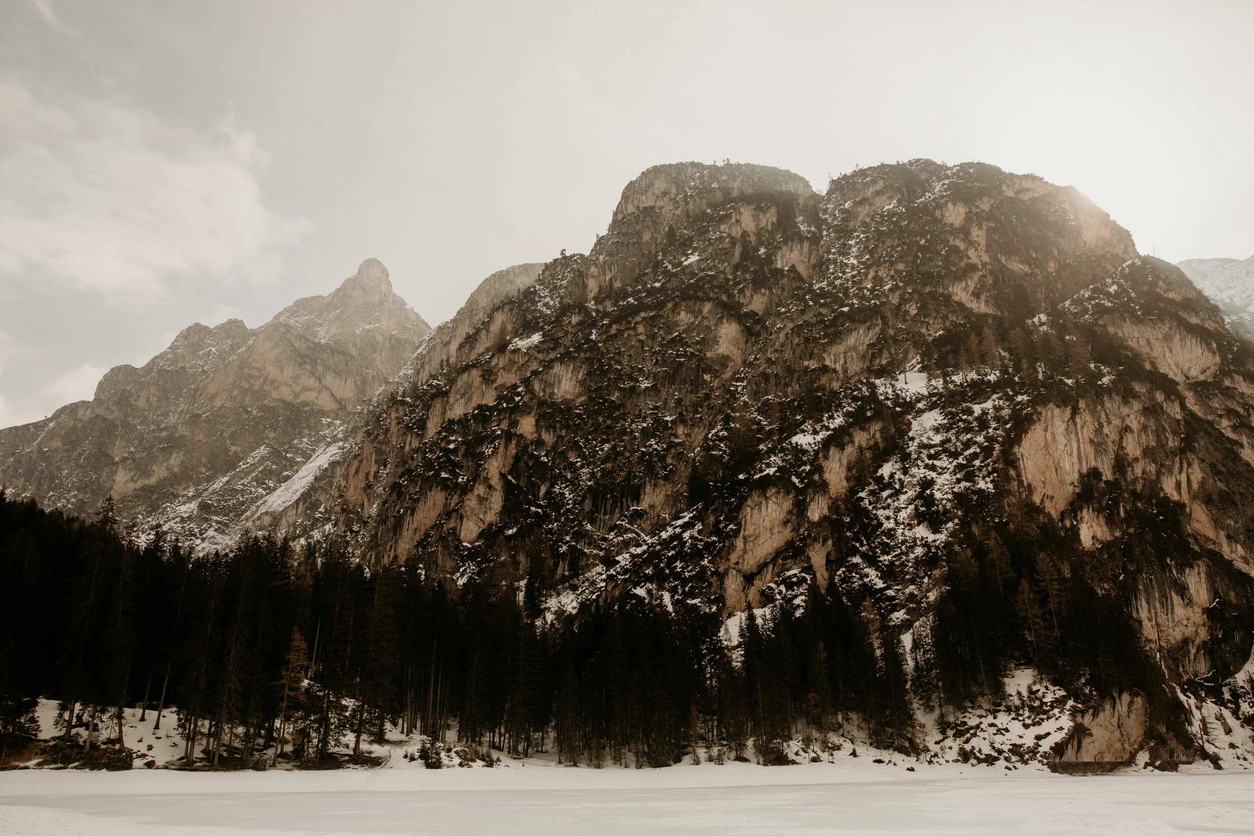 lago di braies elopement photographer