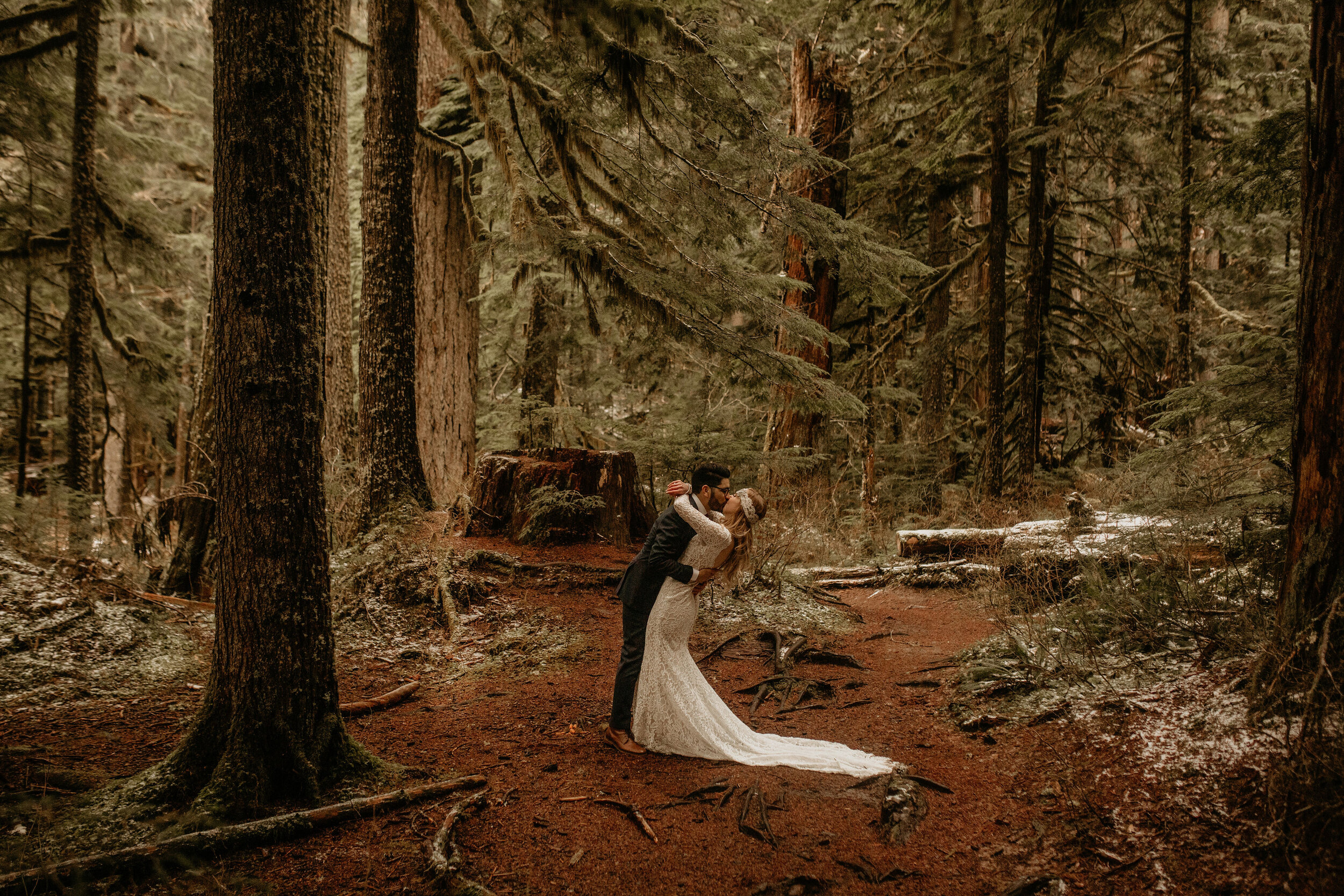 Mount-Rainier-Elopement-Photography-BreeAnna-Lasher-The-Romantics-105.jpg