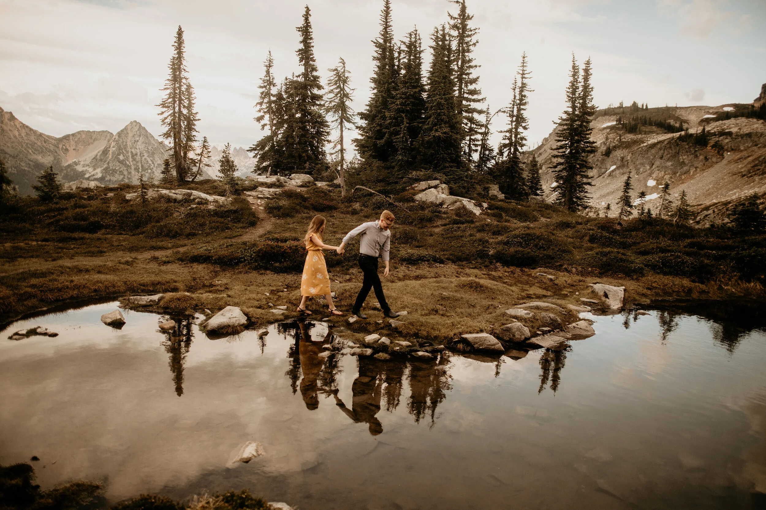 North-cascades-engagement-photos-heather-maple-pass-sam-Kori-130.jpg