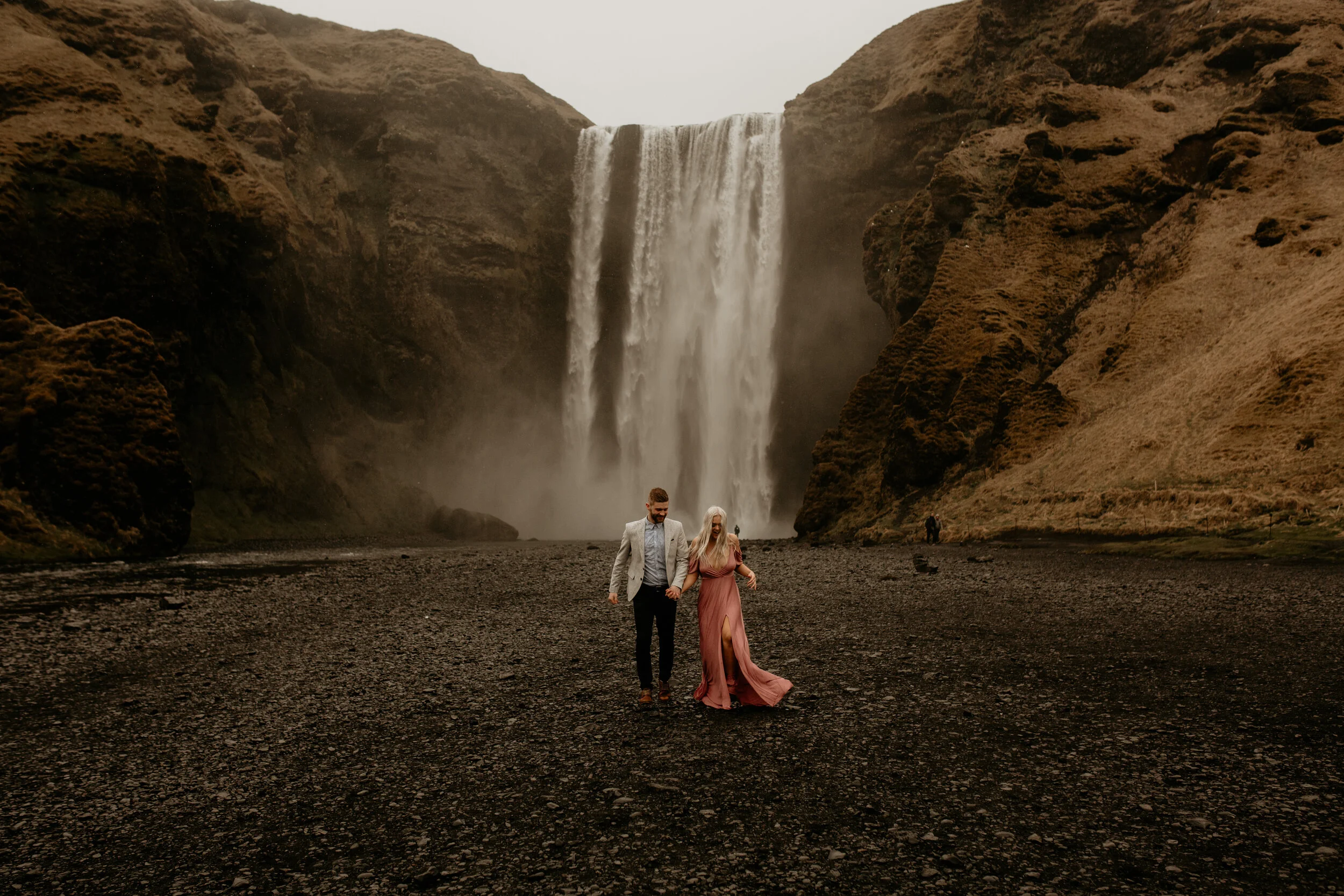 iceland engagement photos