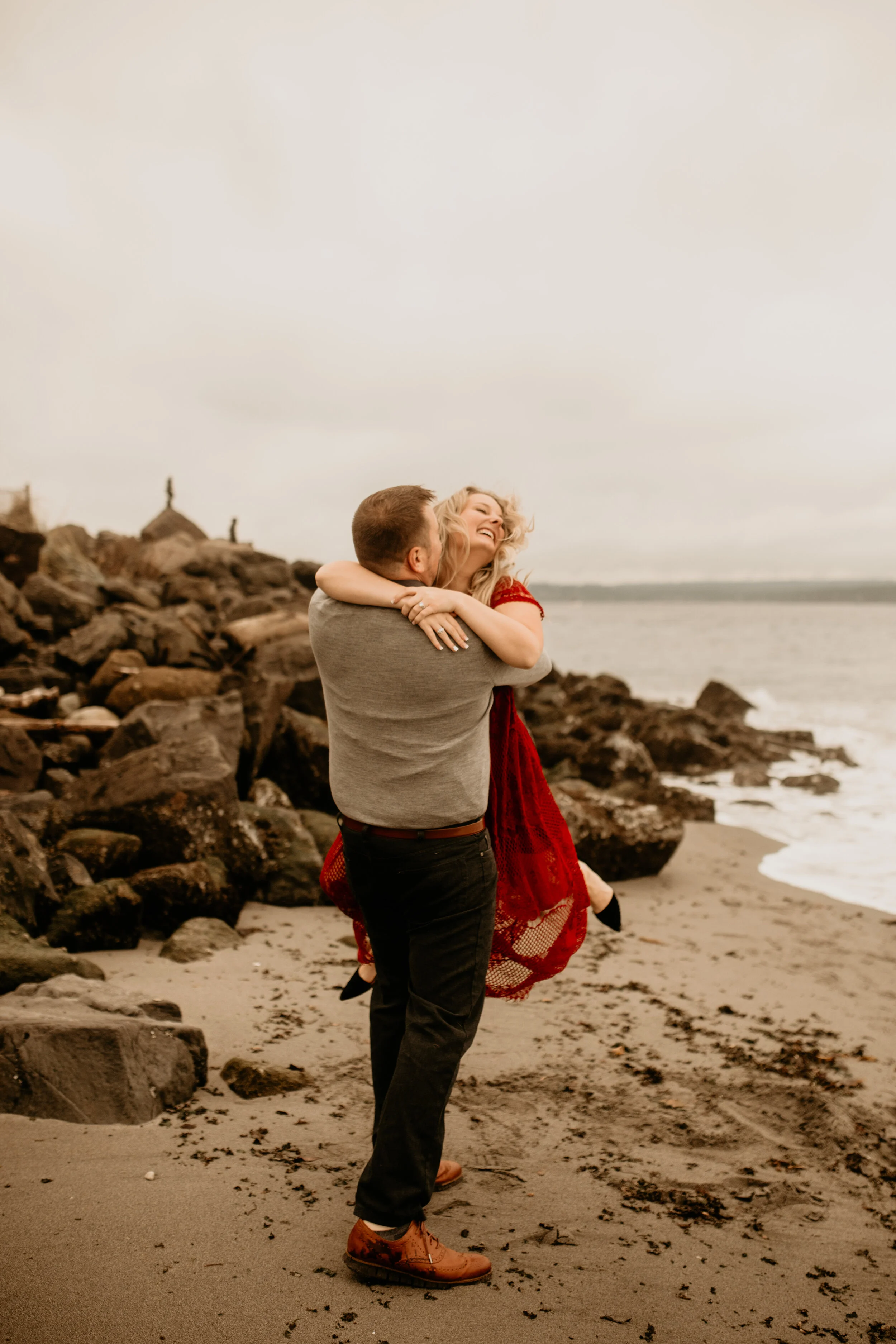 beach engagement photos