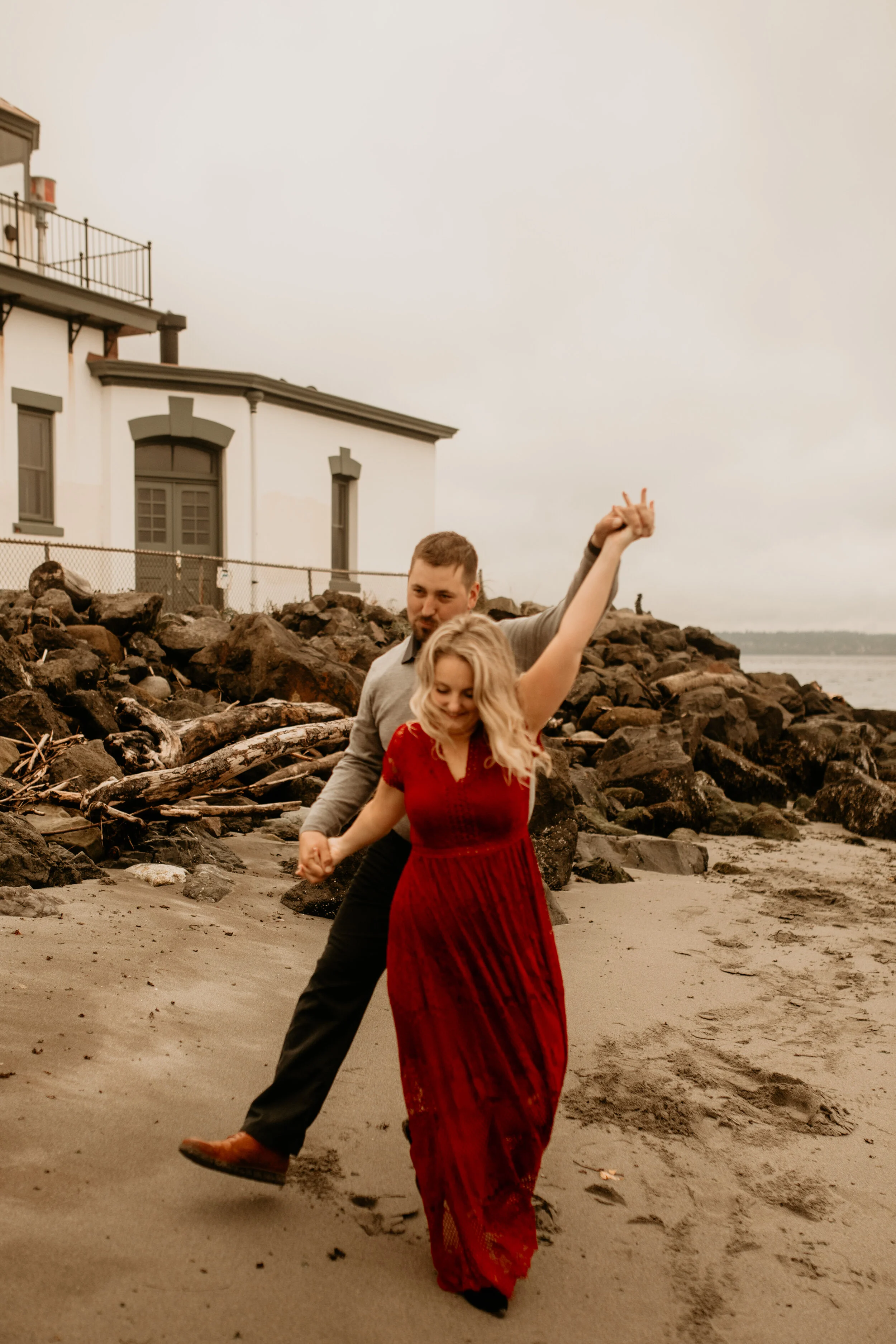 beach engagement photos