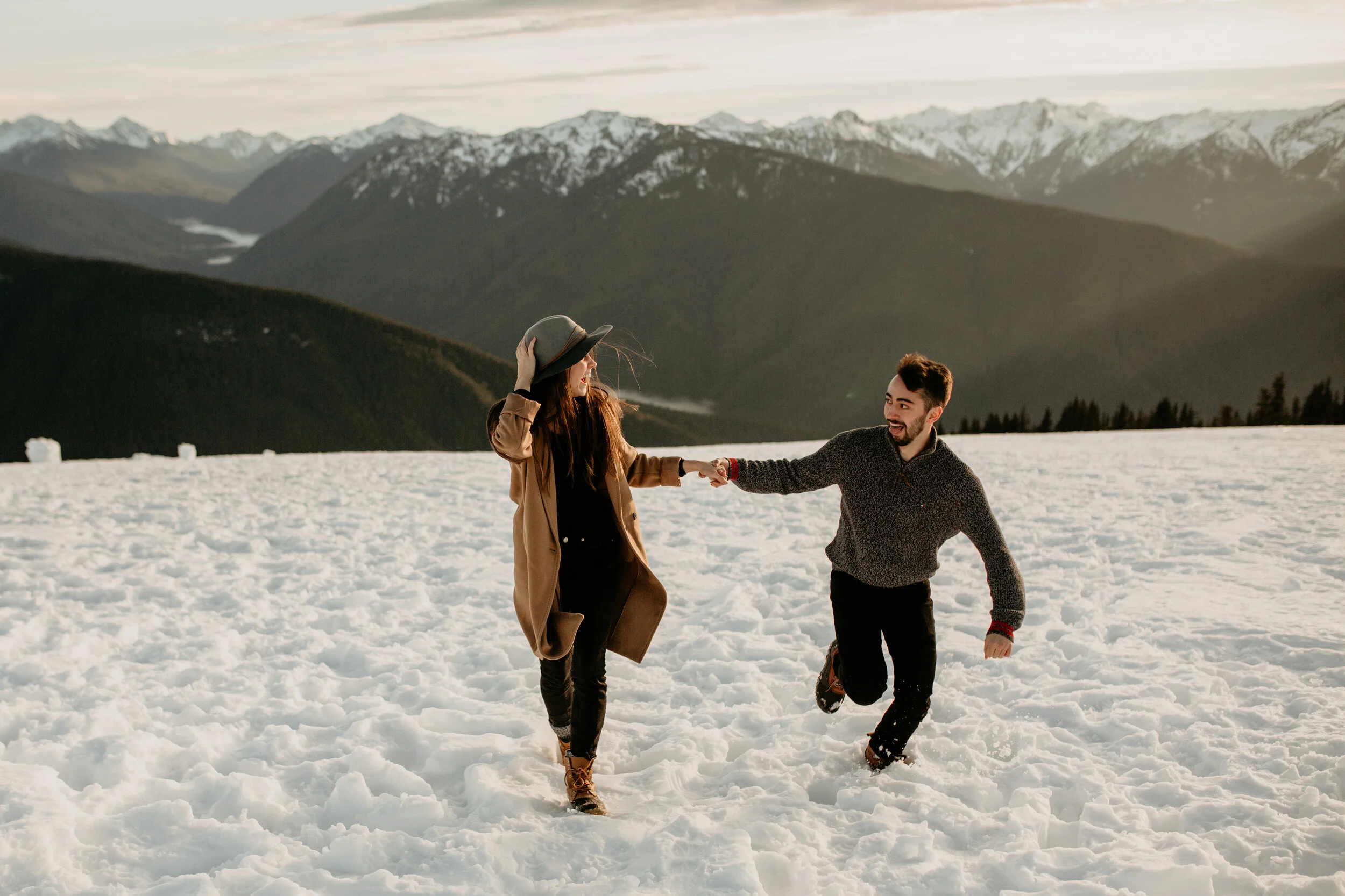 Winter engagement photo inspiration
