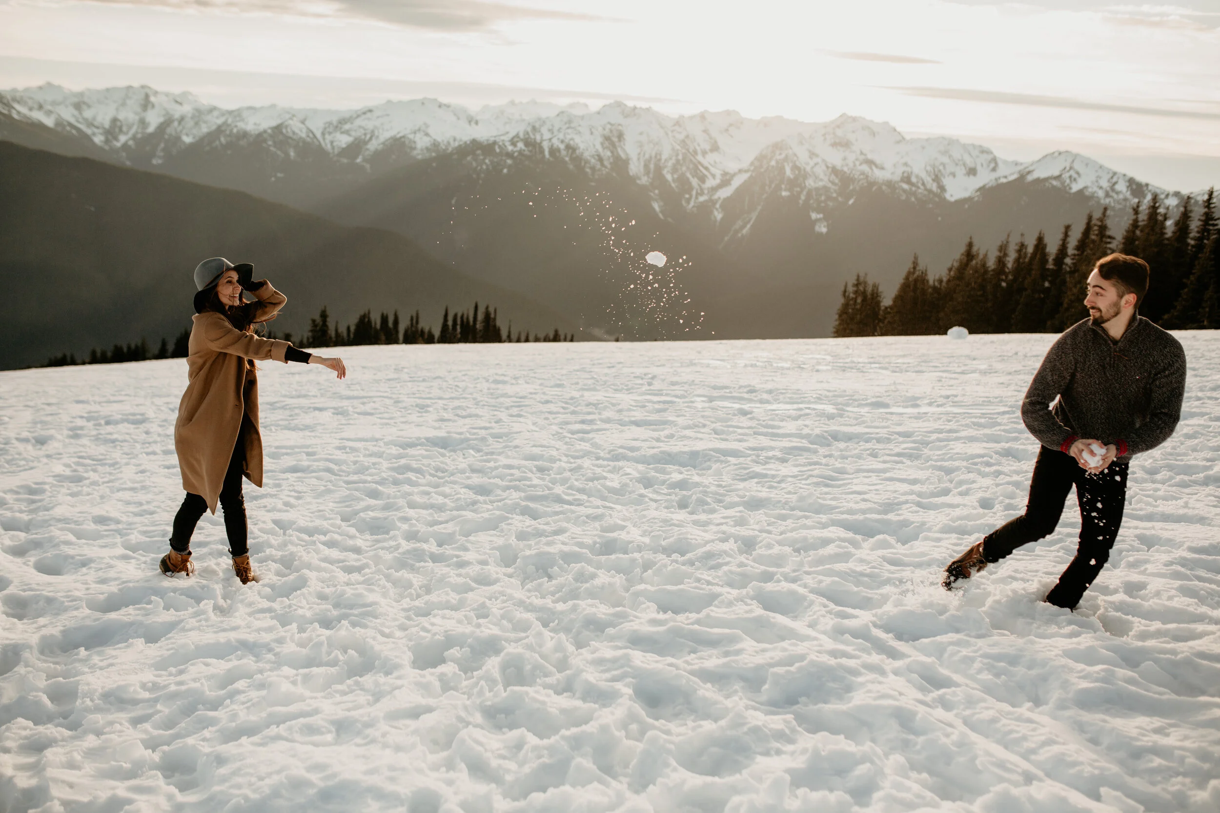 Winter engagement photo inspiration