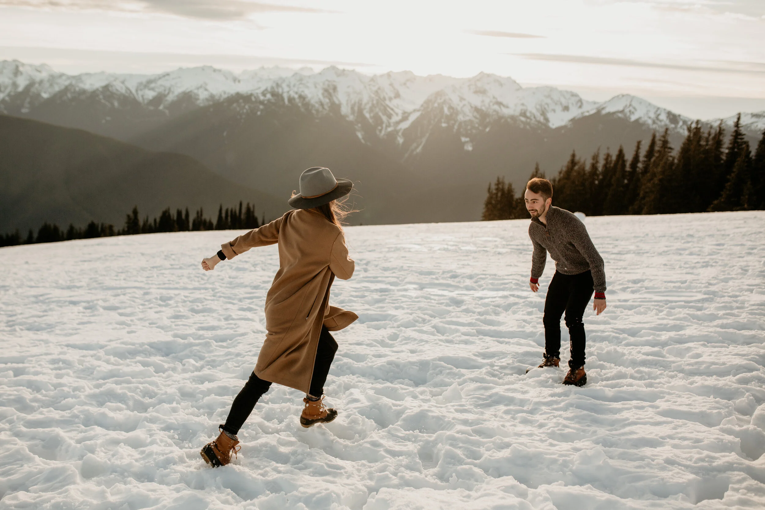 Winter engagement photo inspiration