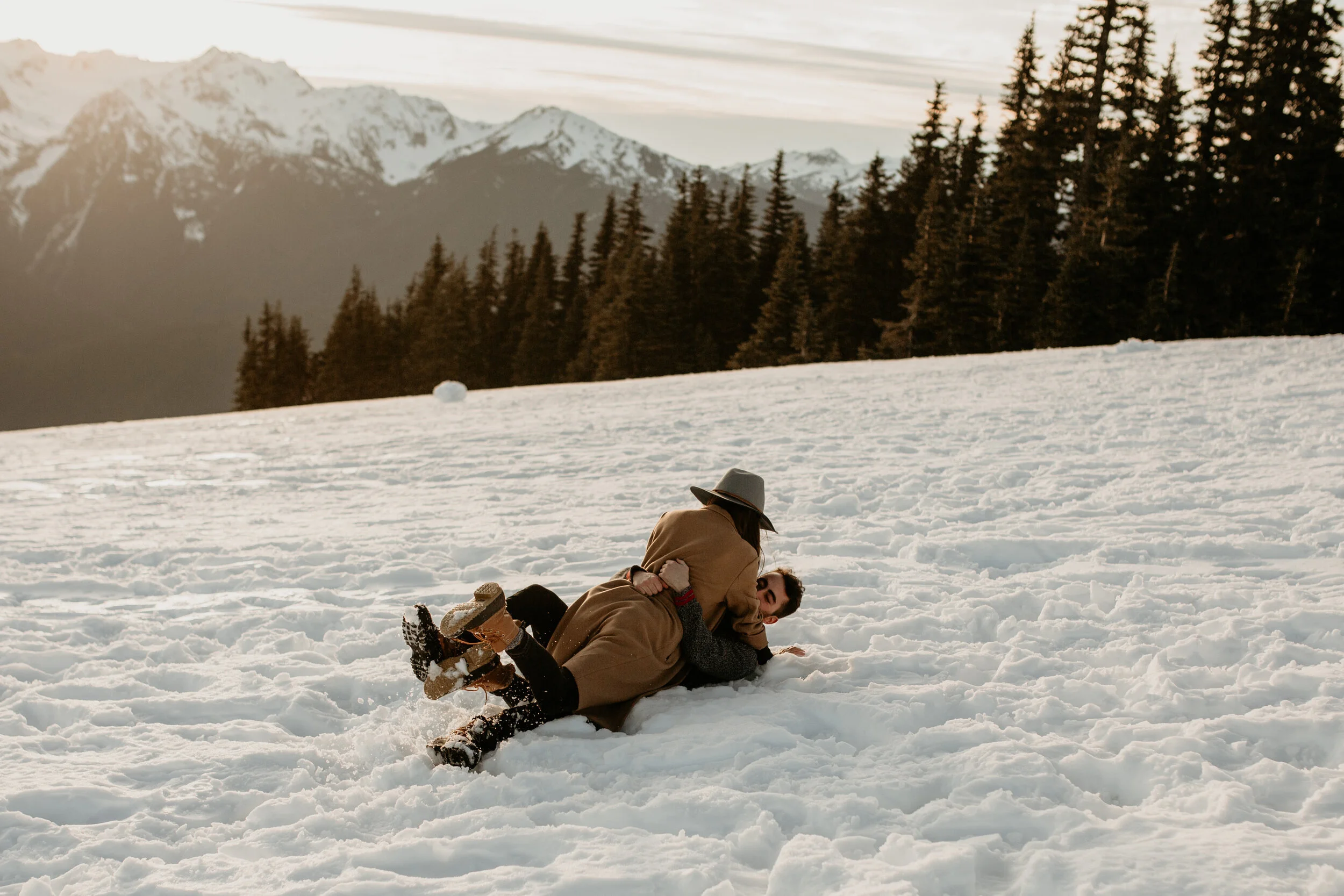 Winter engagement photo inspiration