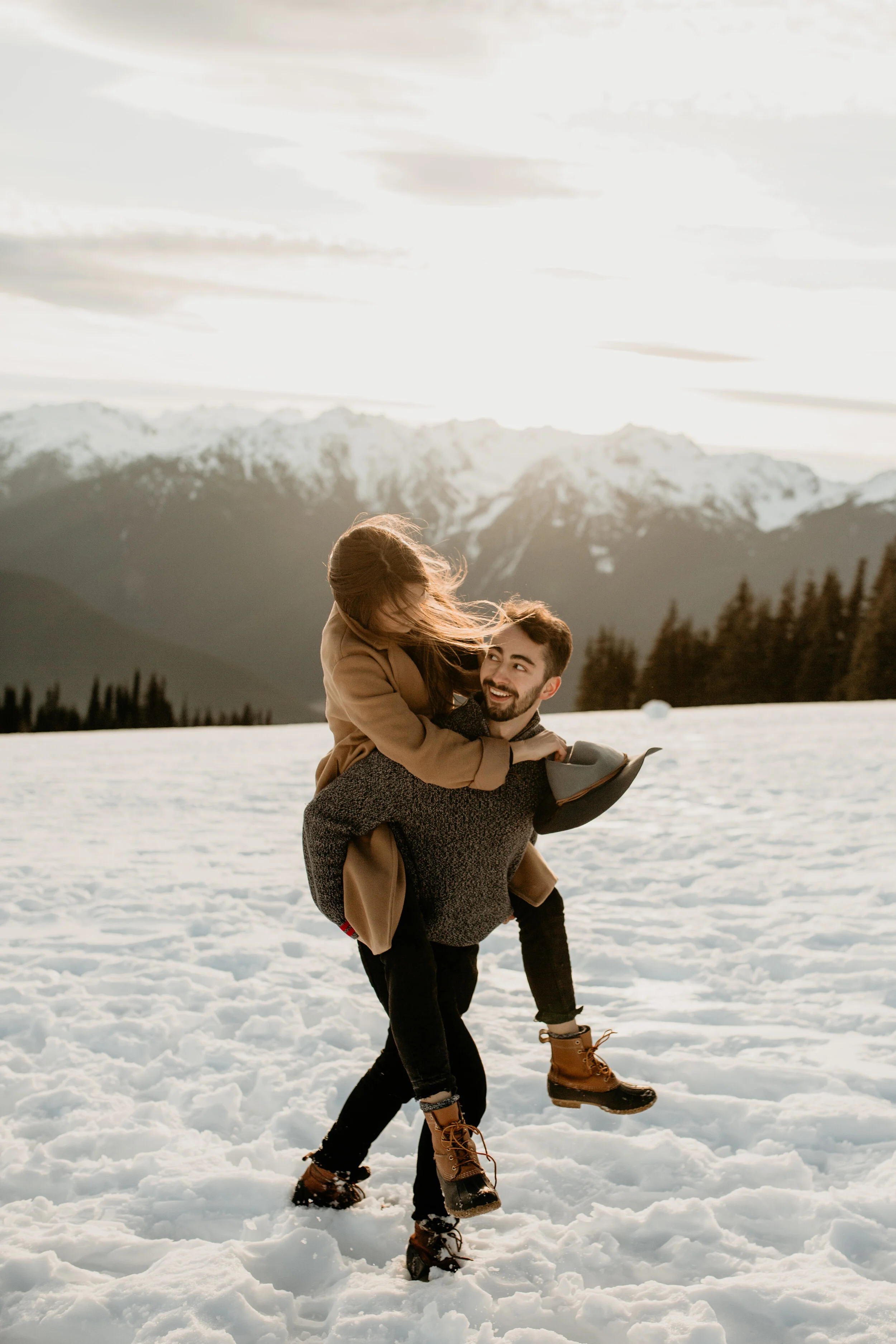 Winter engagement photo inspiration
