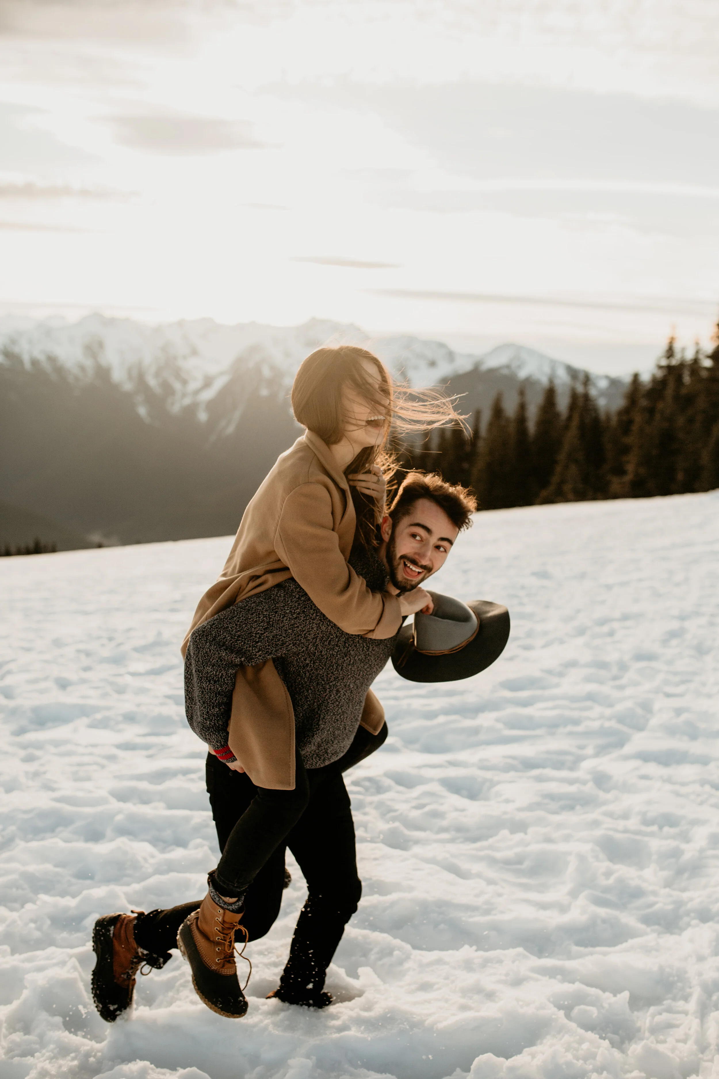 Winter engagement photo inspiration