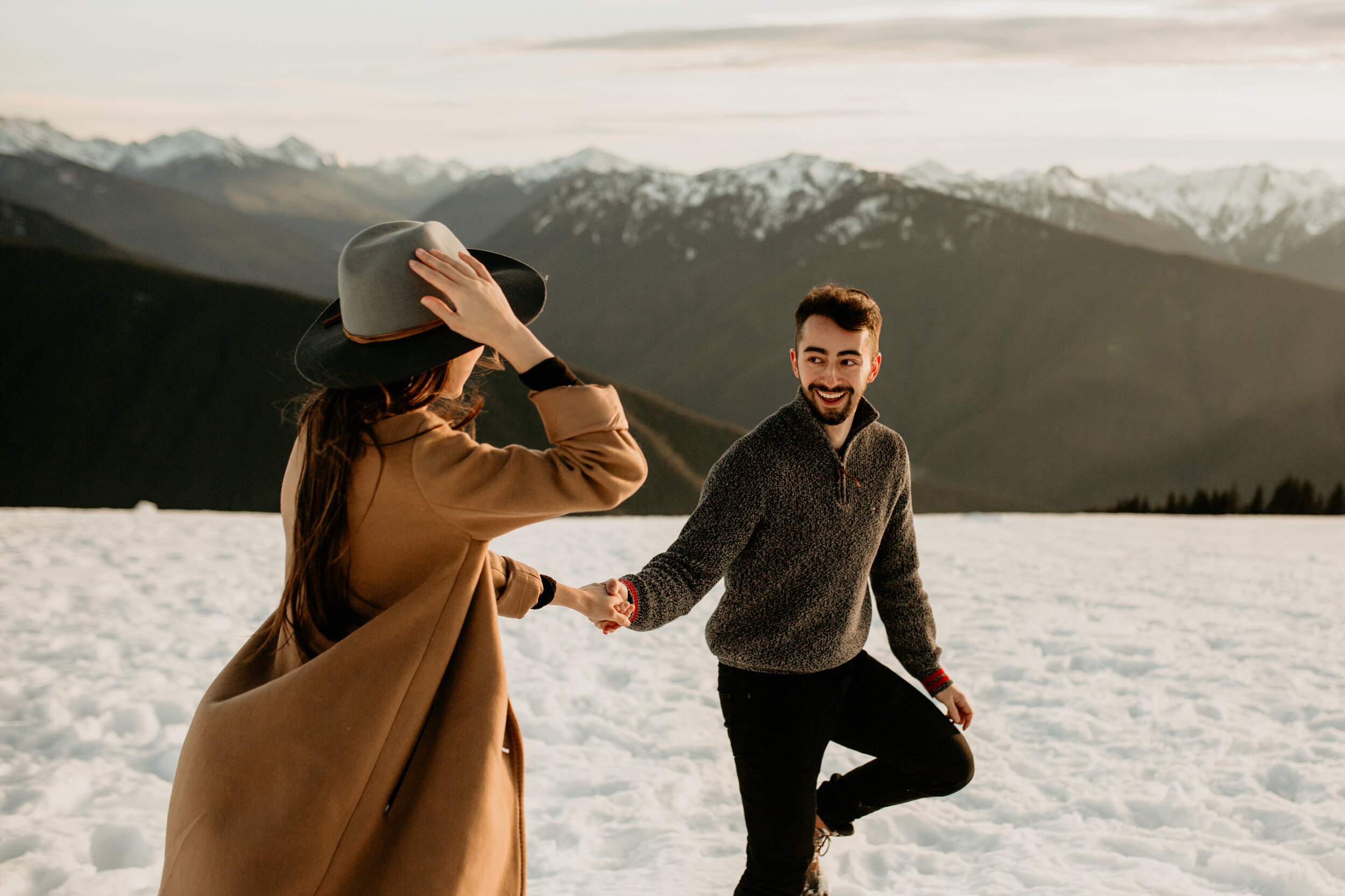 Winter engagement photo inspiration